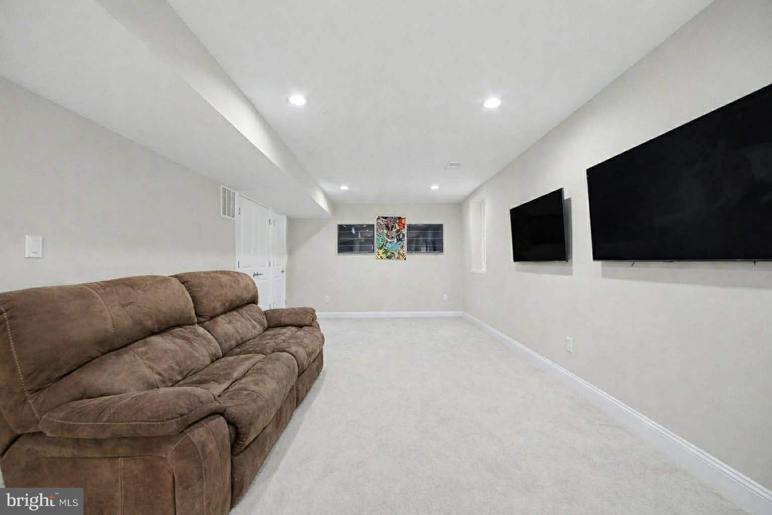 LAKE LAND OR - Residential