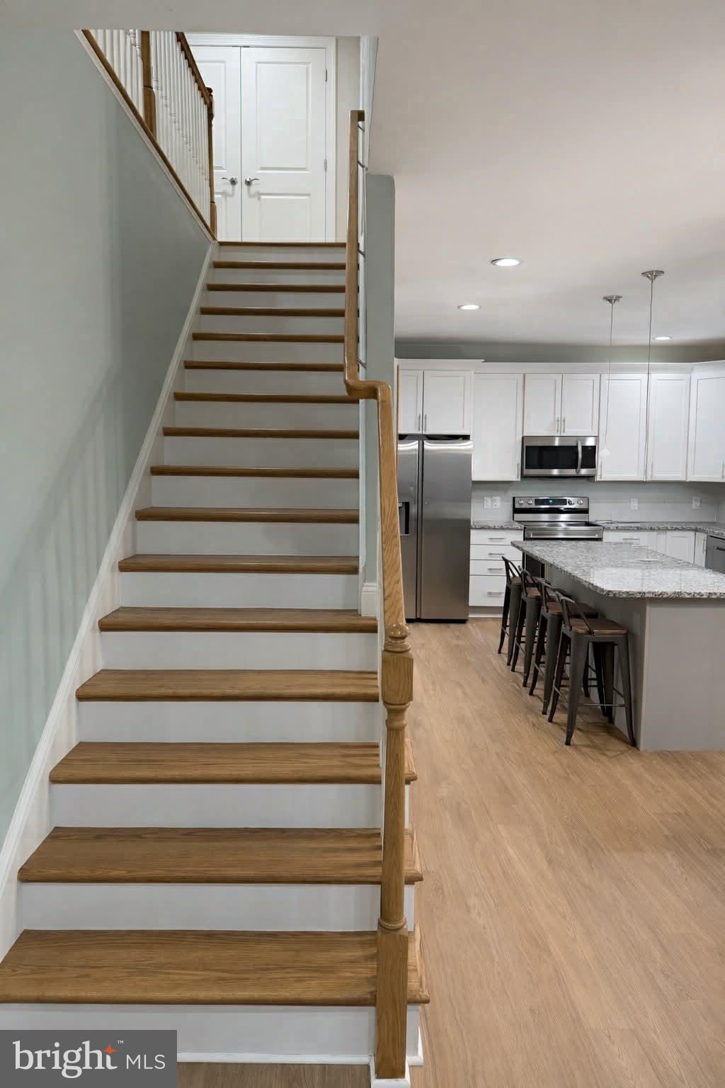 LAKE LAND OR - Residential