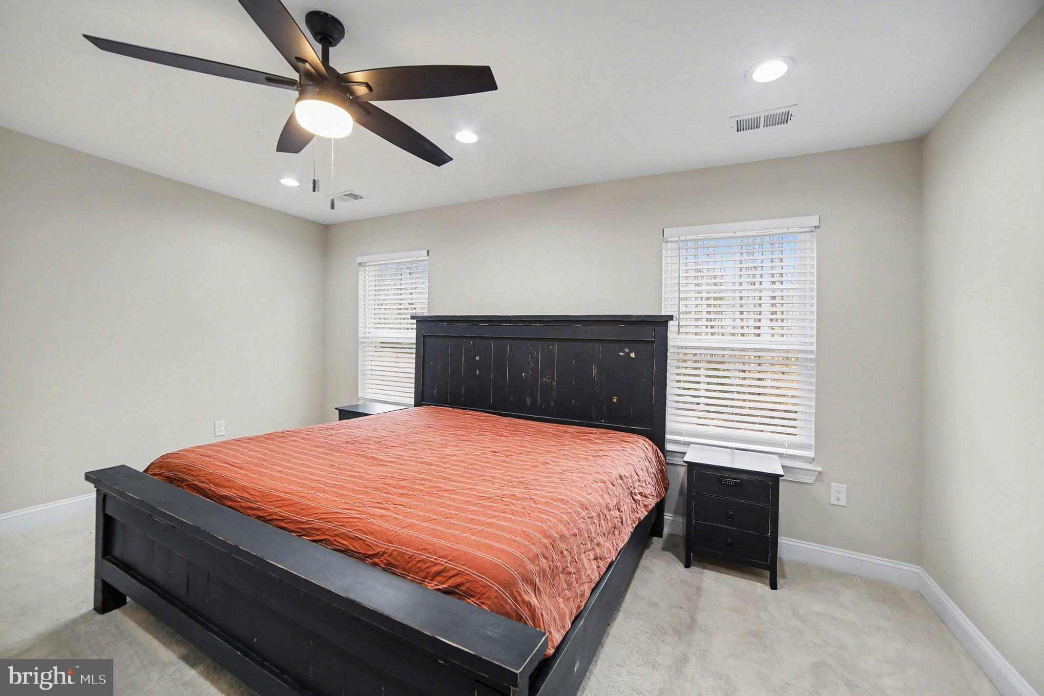 LAKE LAND OR - Residential