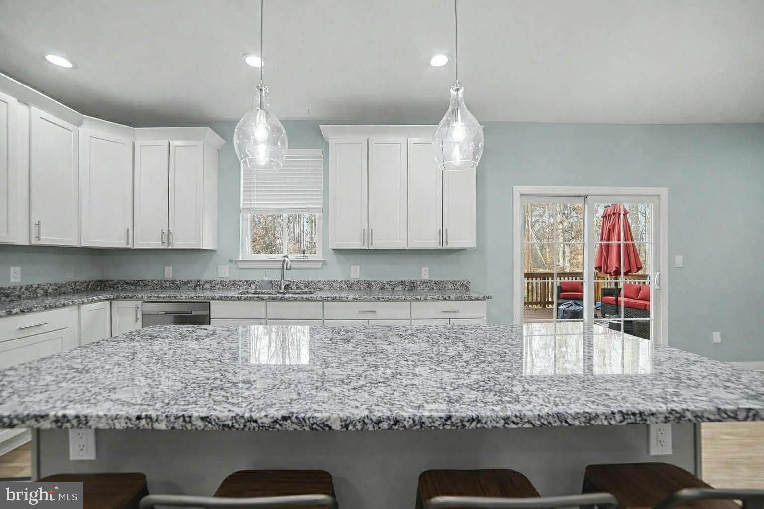 LAKE LAND OR - Residential