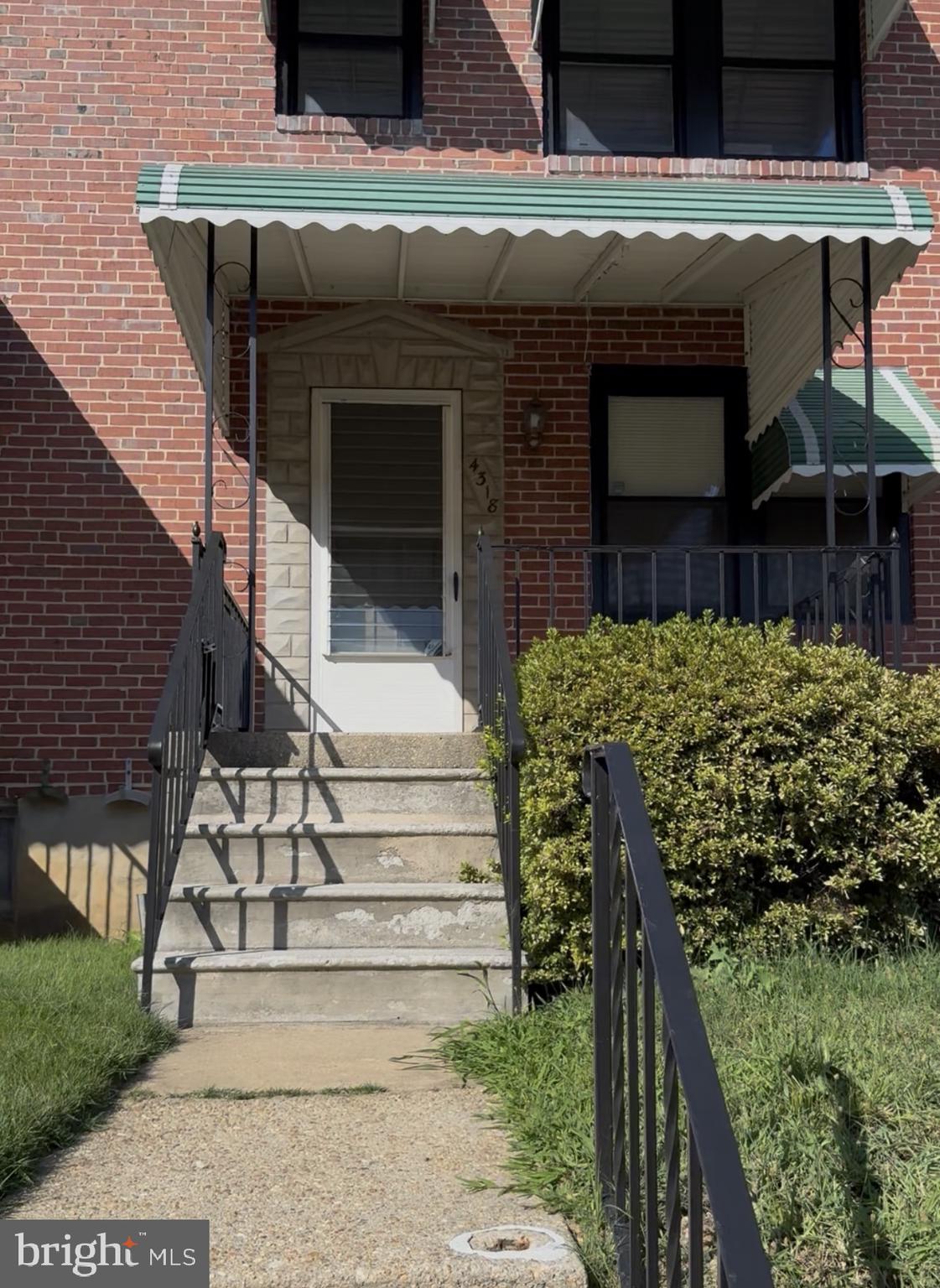 PARKSIDE - Residential Lease
