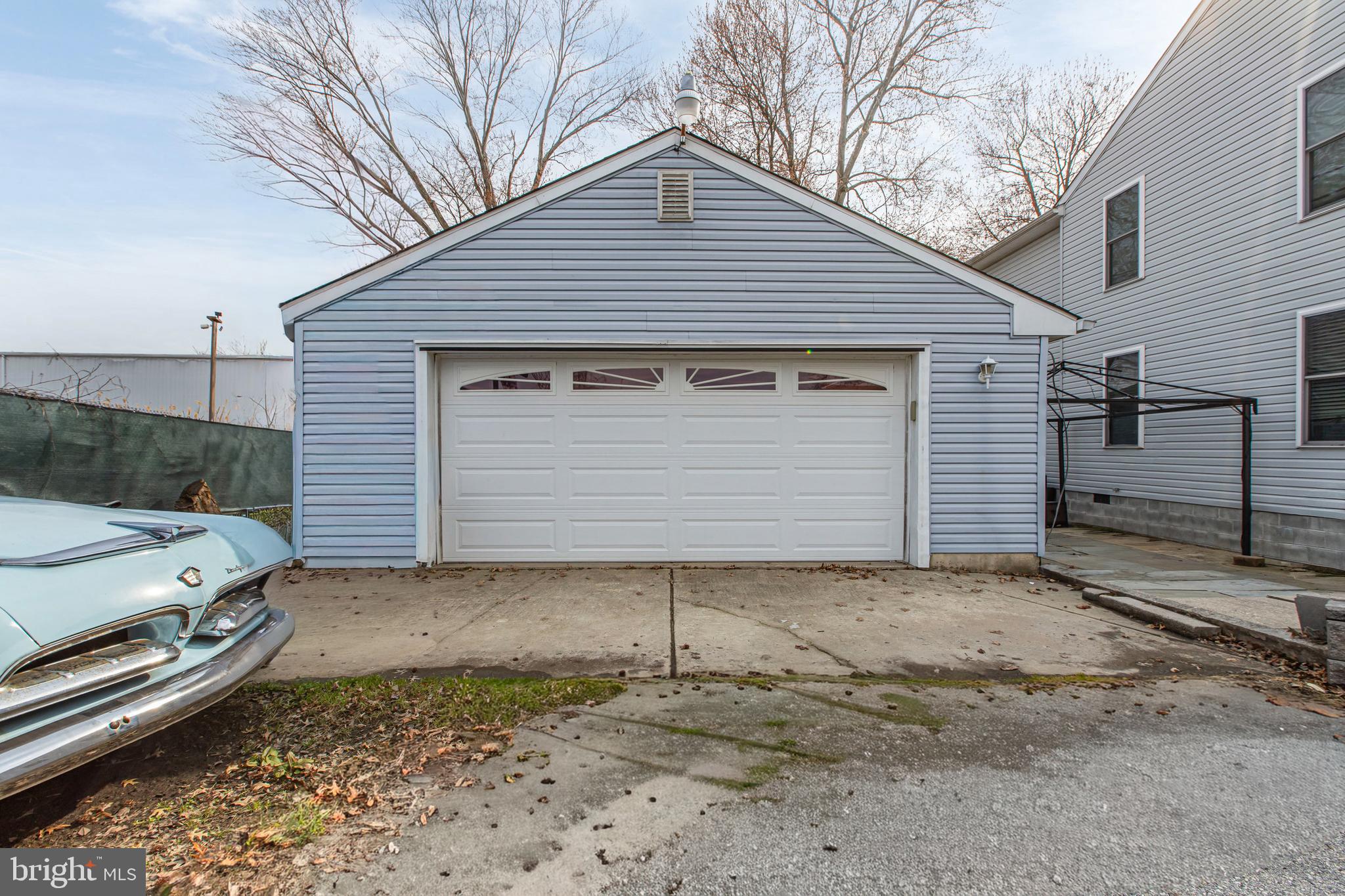 TWIN OAKS - Residential Income