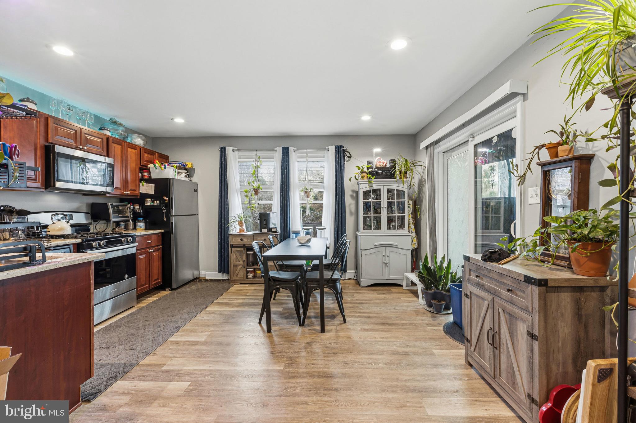 TWIN OAKS - Residential Income