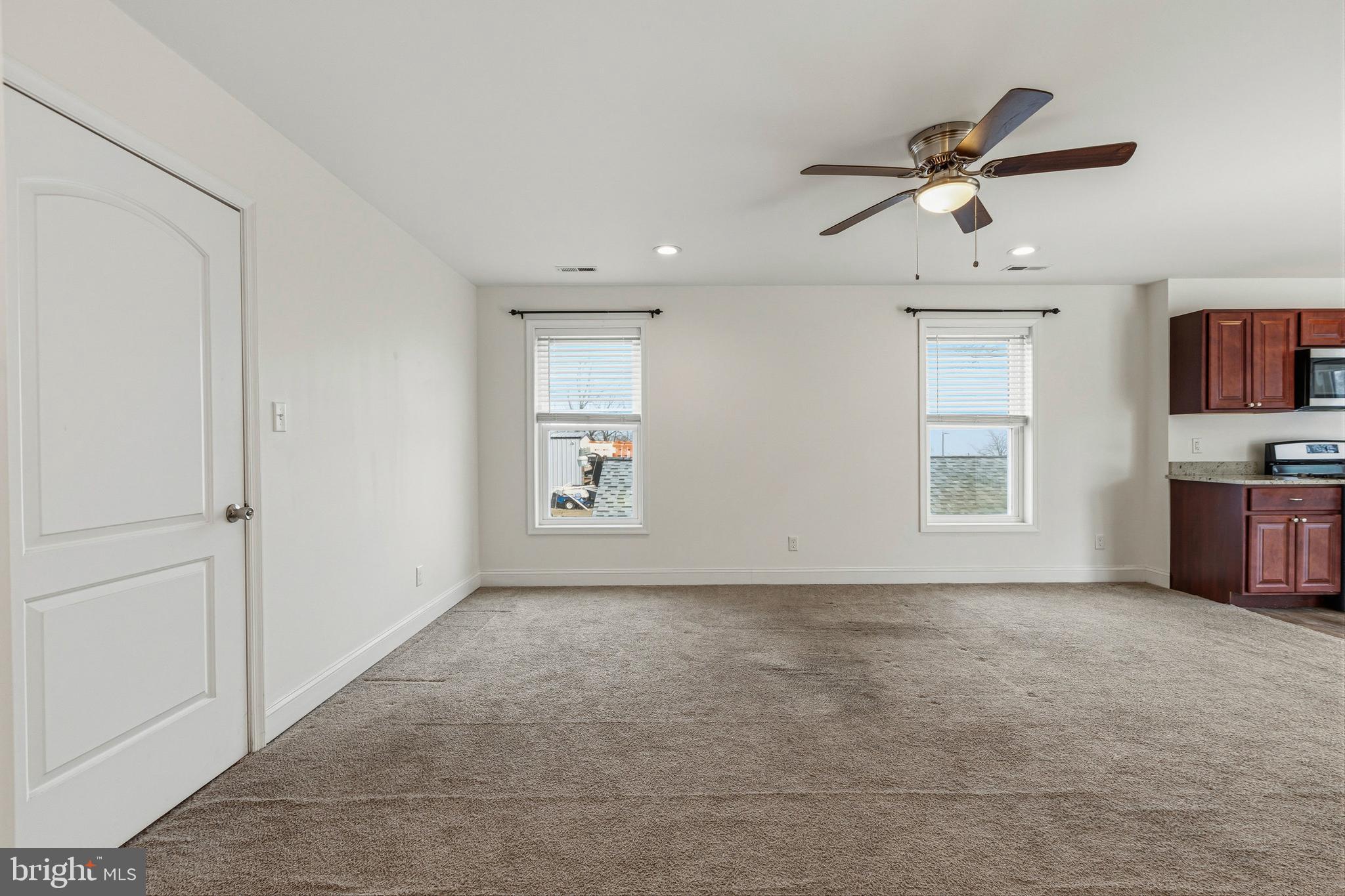 TWIN OAKS - Residential Income