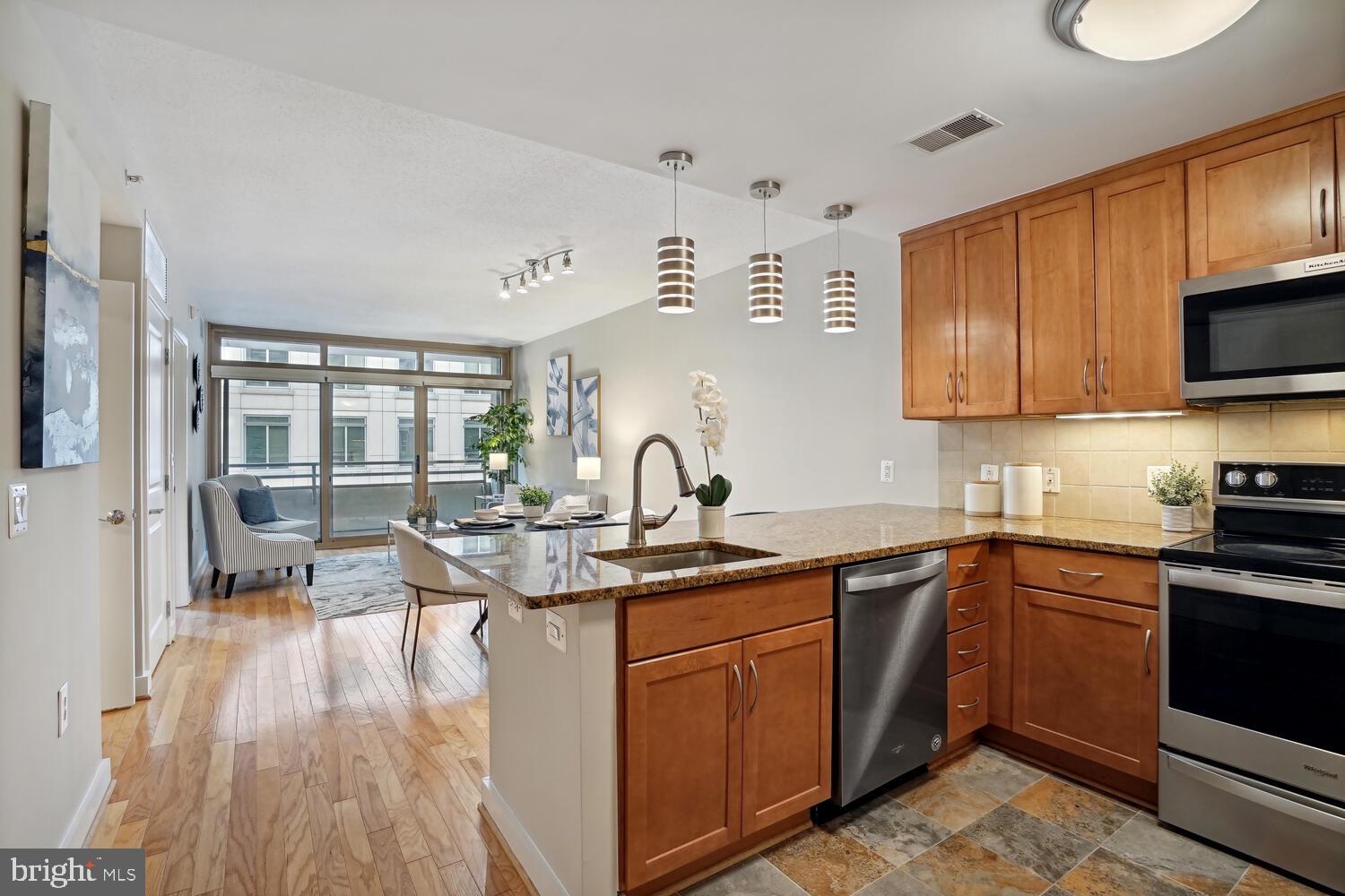 RESIDENCES AT LIBERTY CENTER - Residential