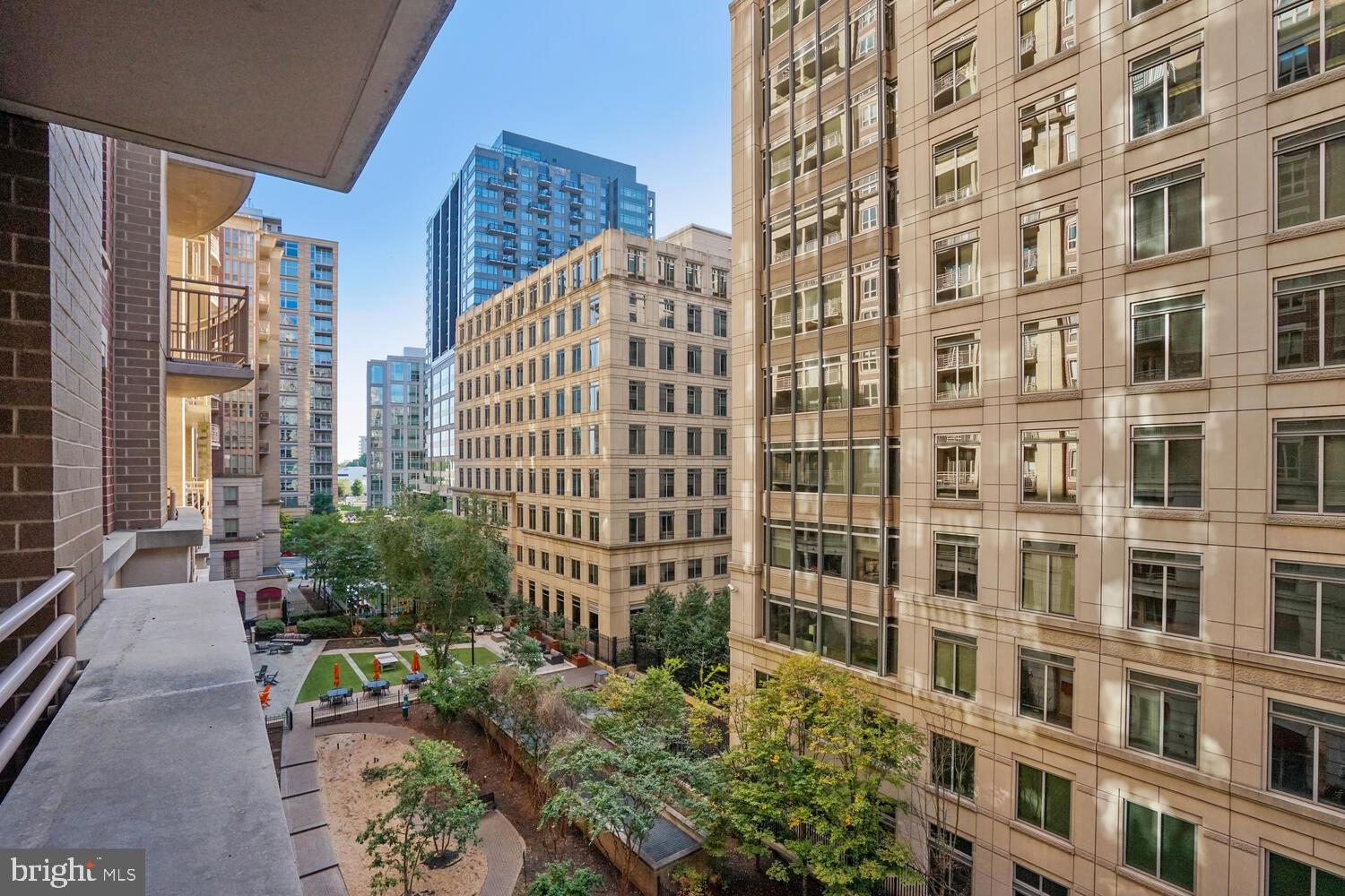 RESIDENCES AT LIBERTY CENTER - Residential