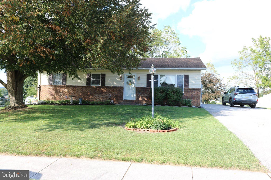 Photo of 95 Lion Drive, HANOVER, PA 17331 (MLS # PAYK2111732)