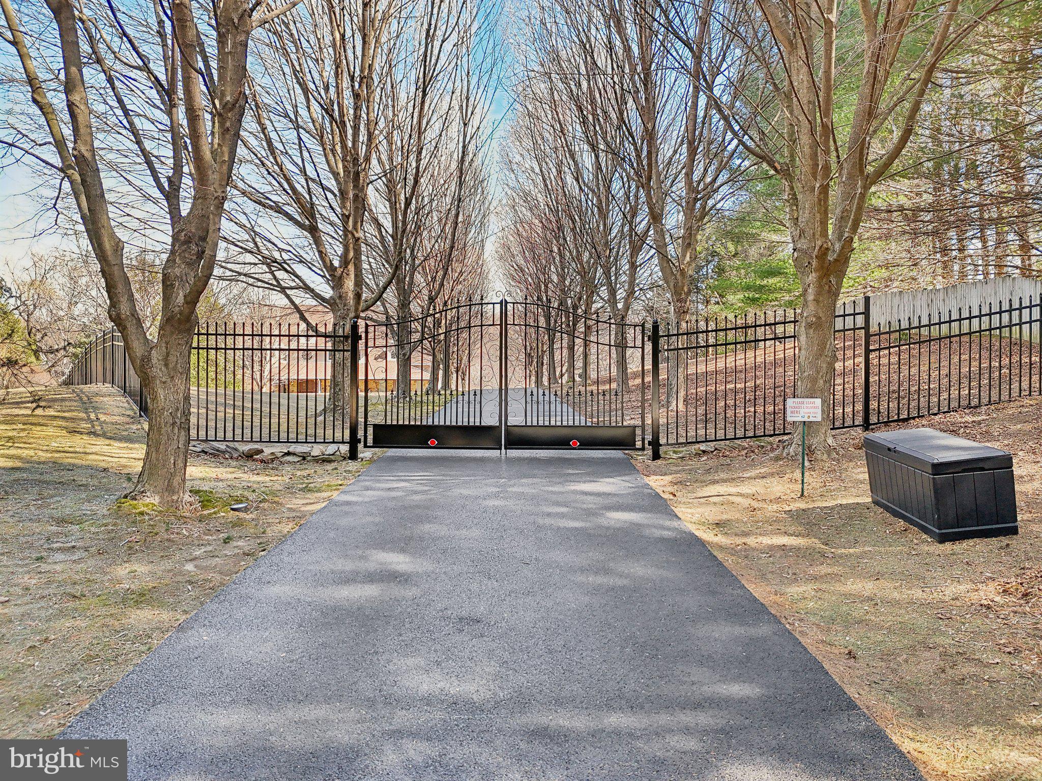 3 FOX FIELD COURT