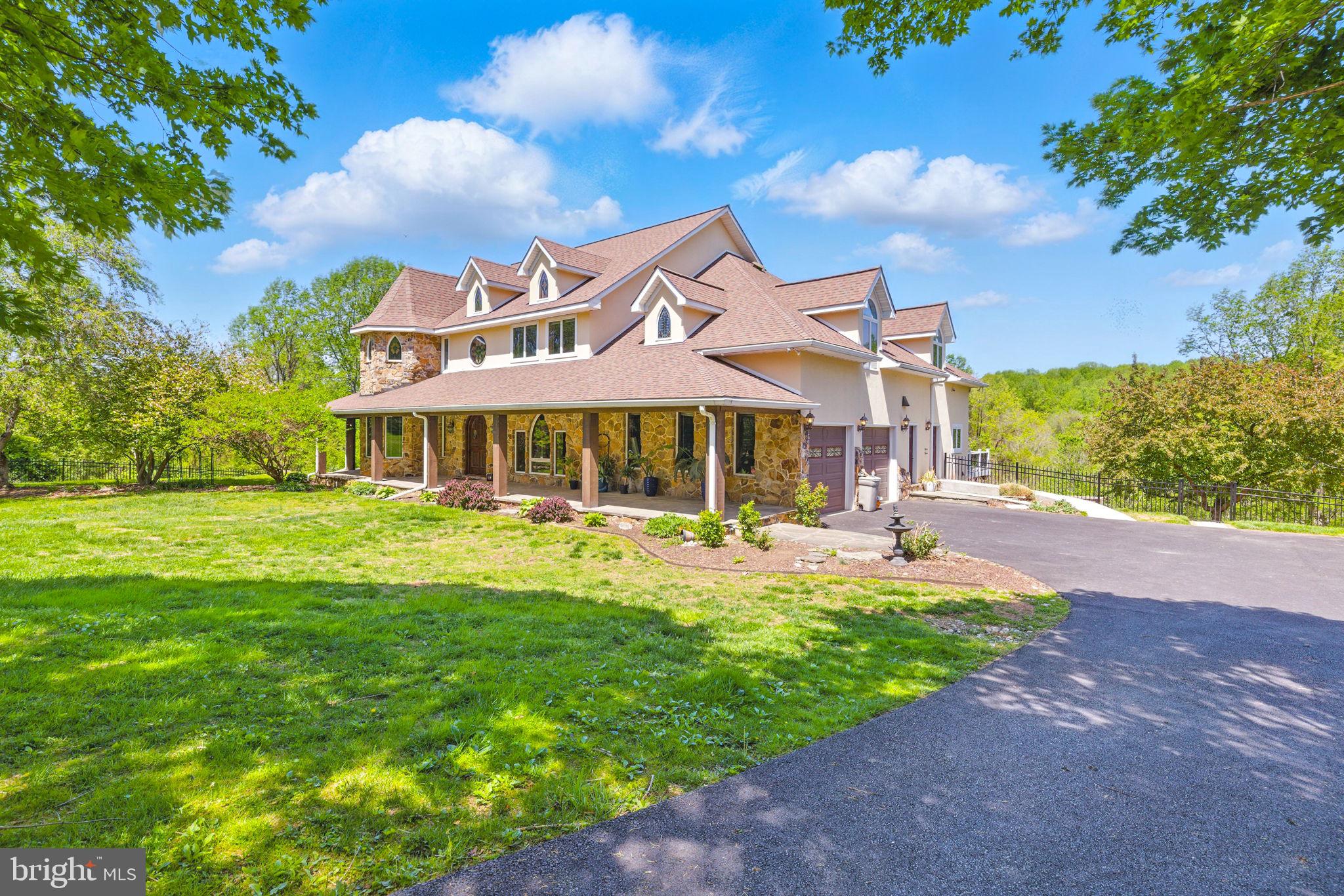 3 FOX FIELD COURT