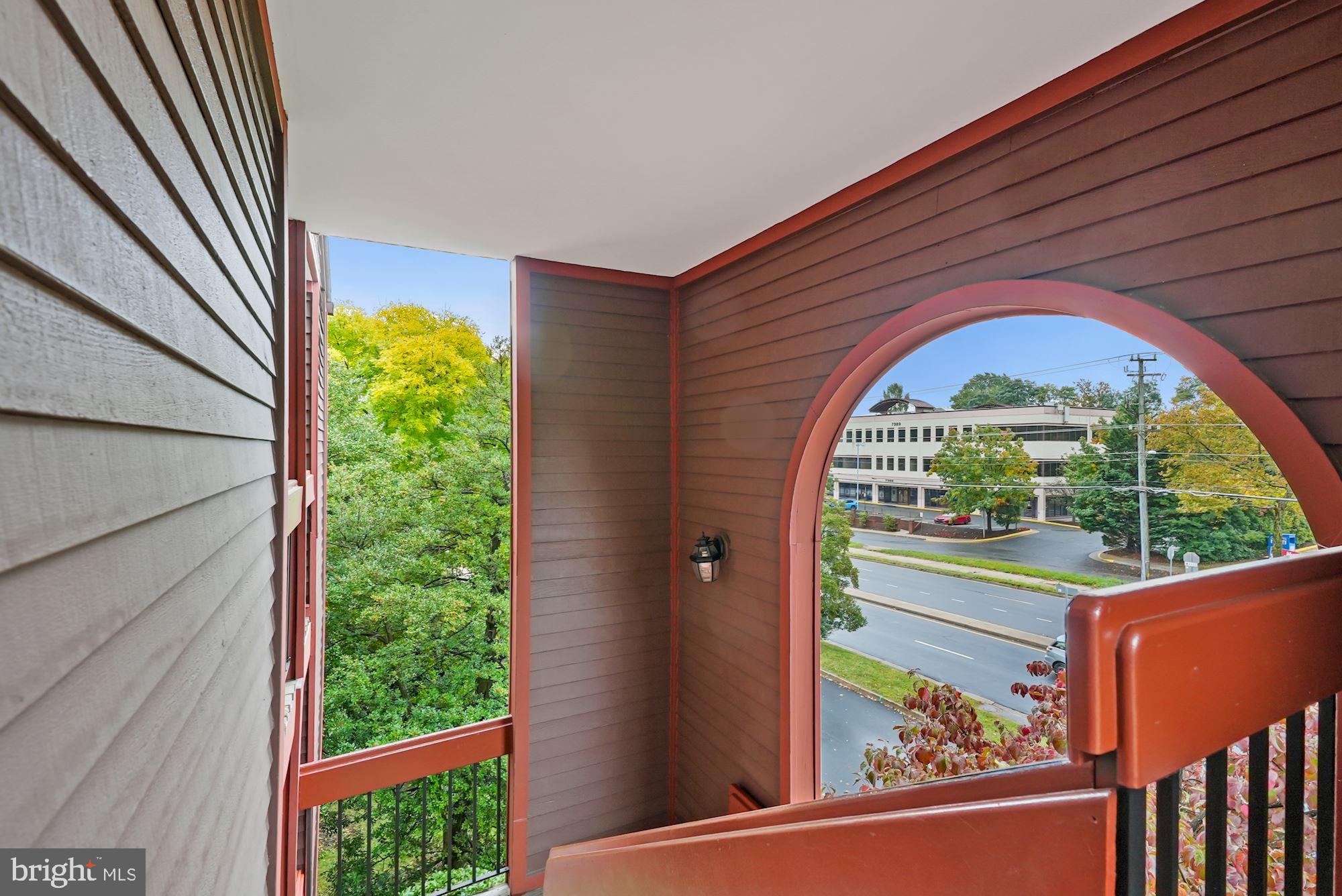 2815 LEE OAKS COURT 302