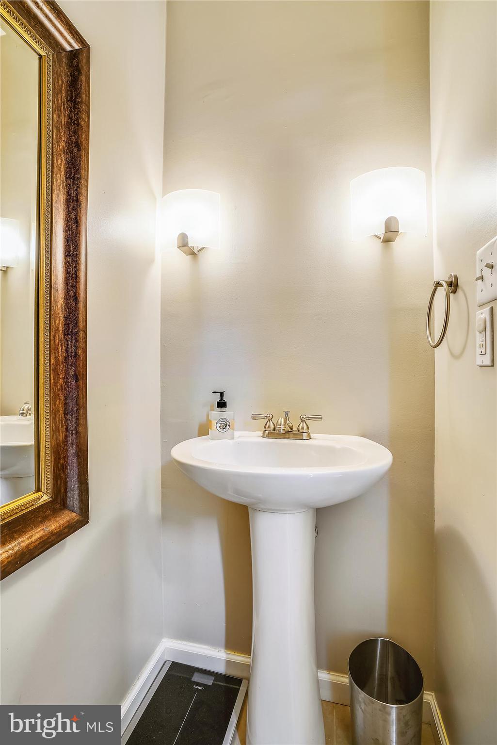 CROSS KEYS - Residential