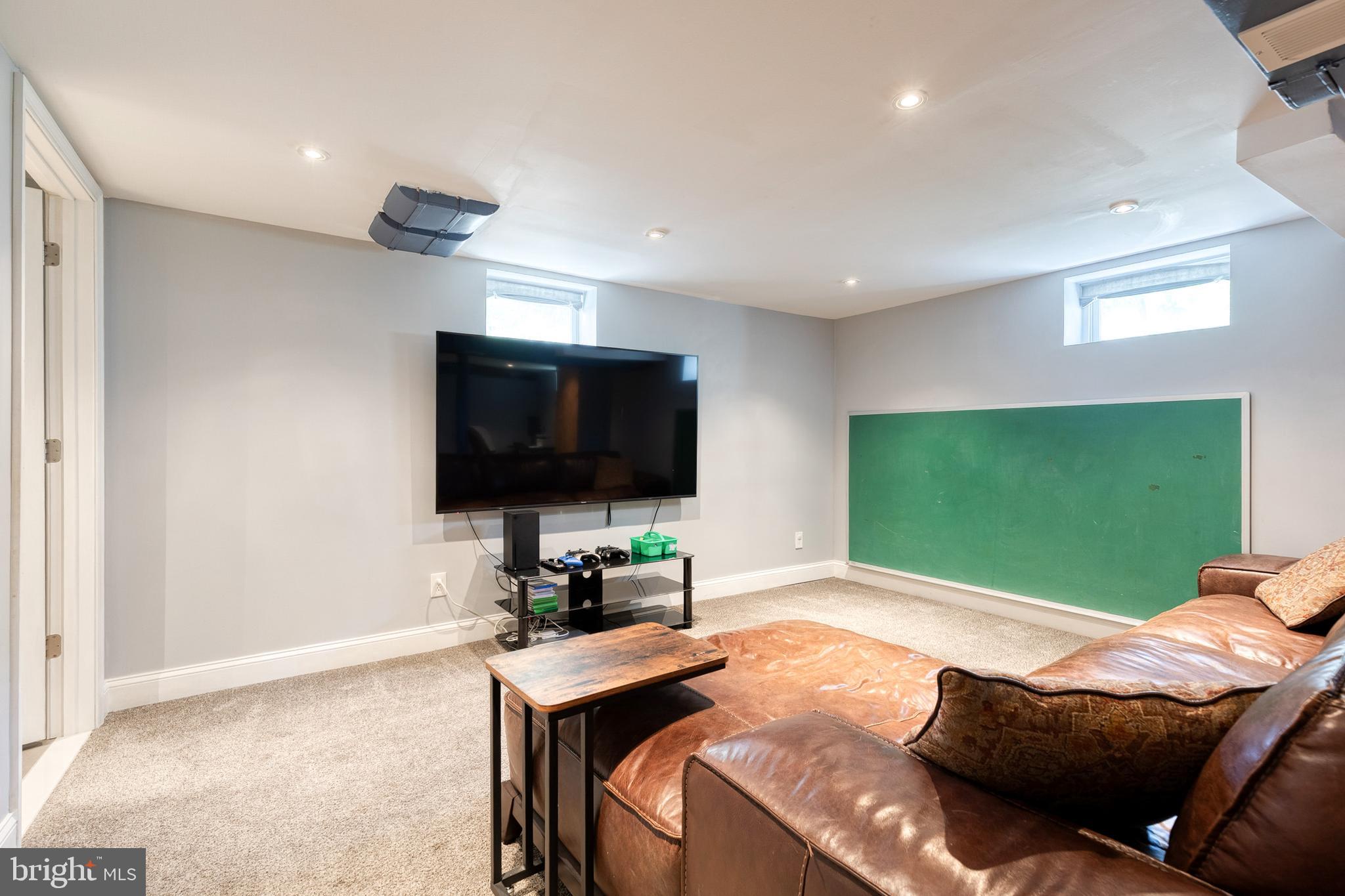 PERRY HALL - Residential