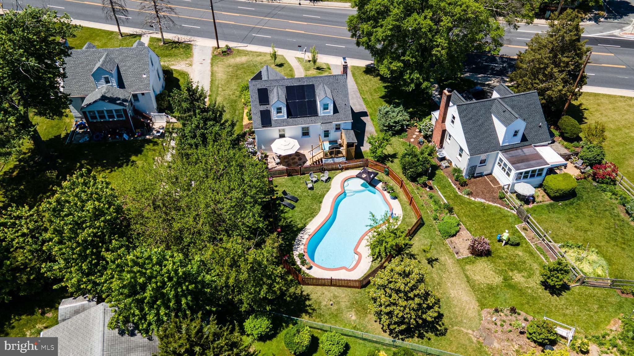 PERRY HALL - Residential