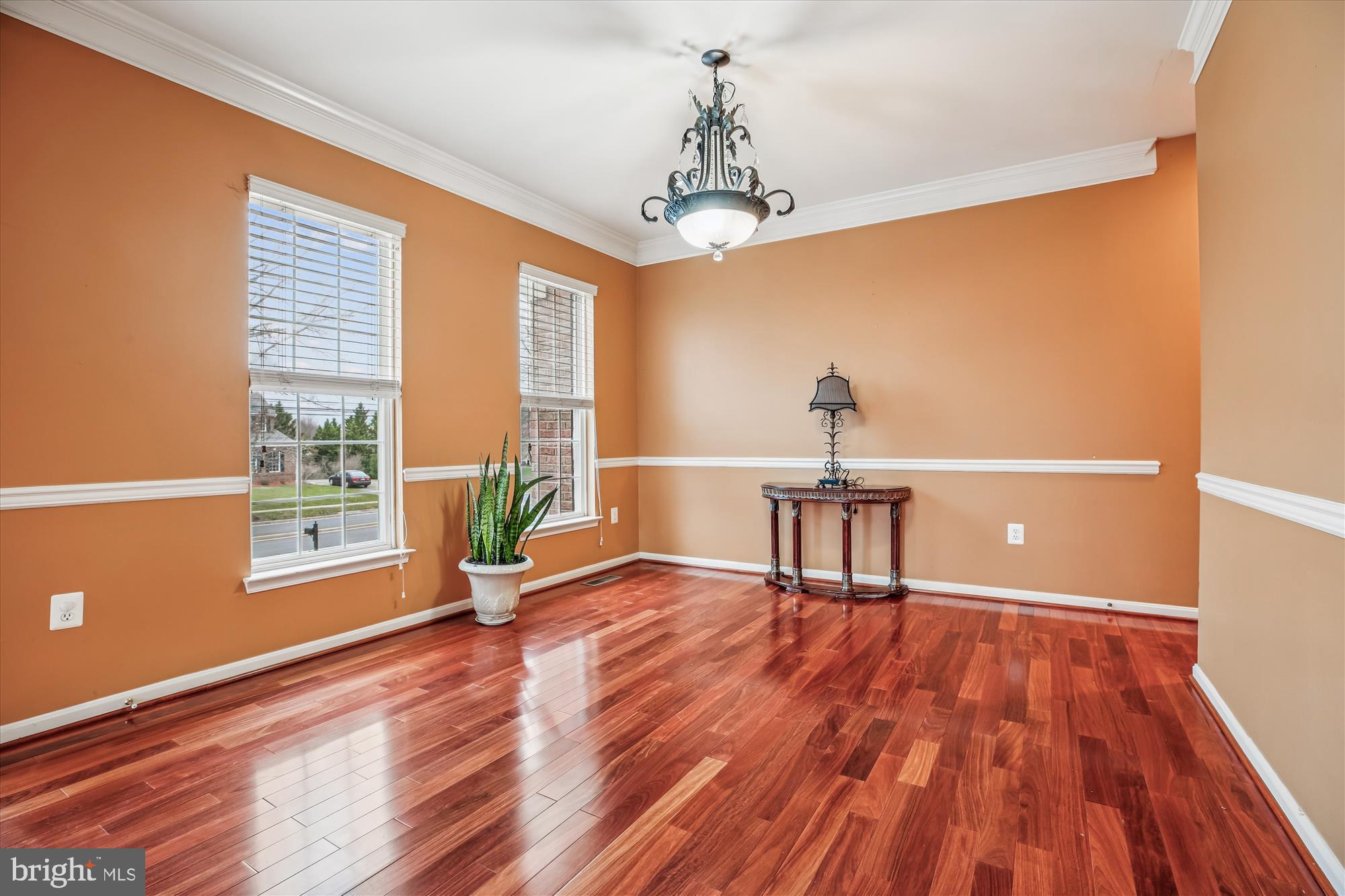 KINGSVIEW VILLAGE - Residential