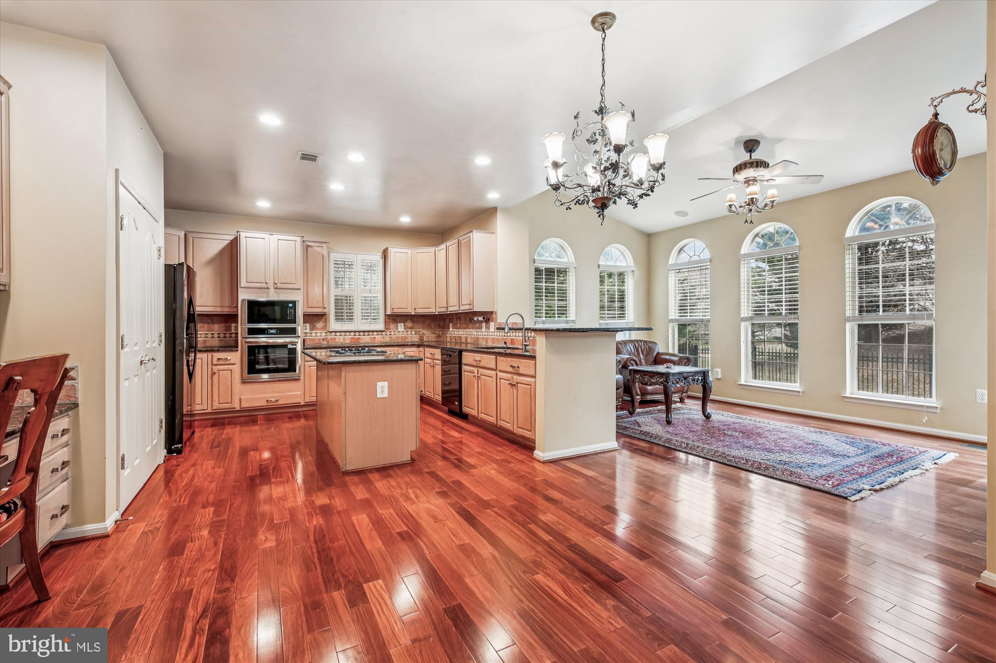 KINGSVIEW VILLAGE - Residential