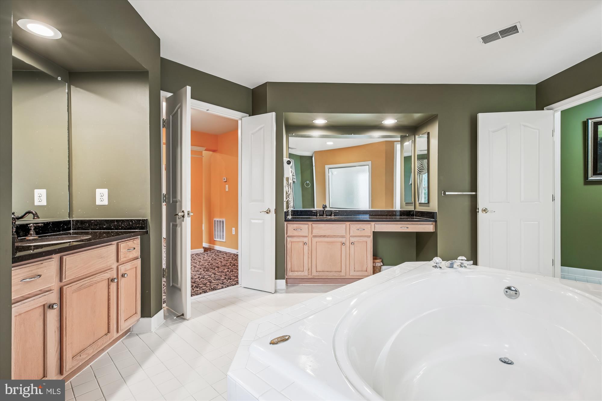 KINGSVIEW VILLAGE - Residential