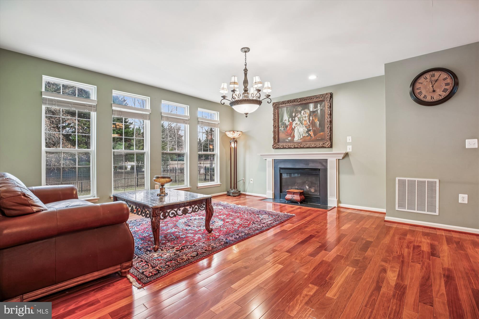 KINGSVIEW VILLAGE - Residential