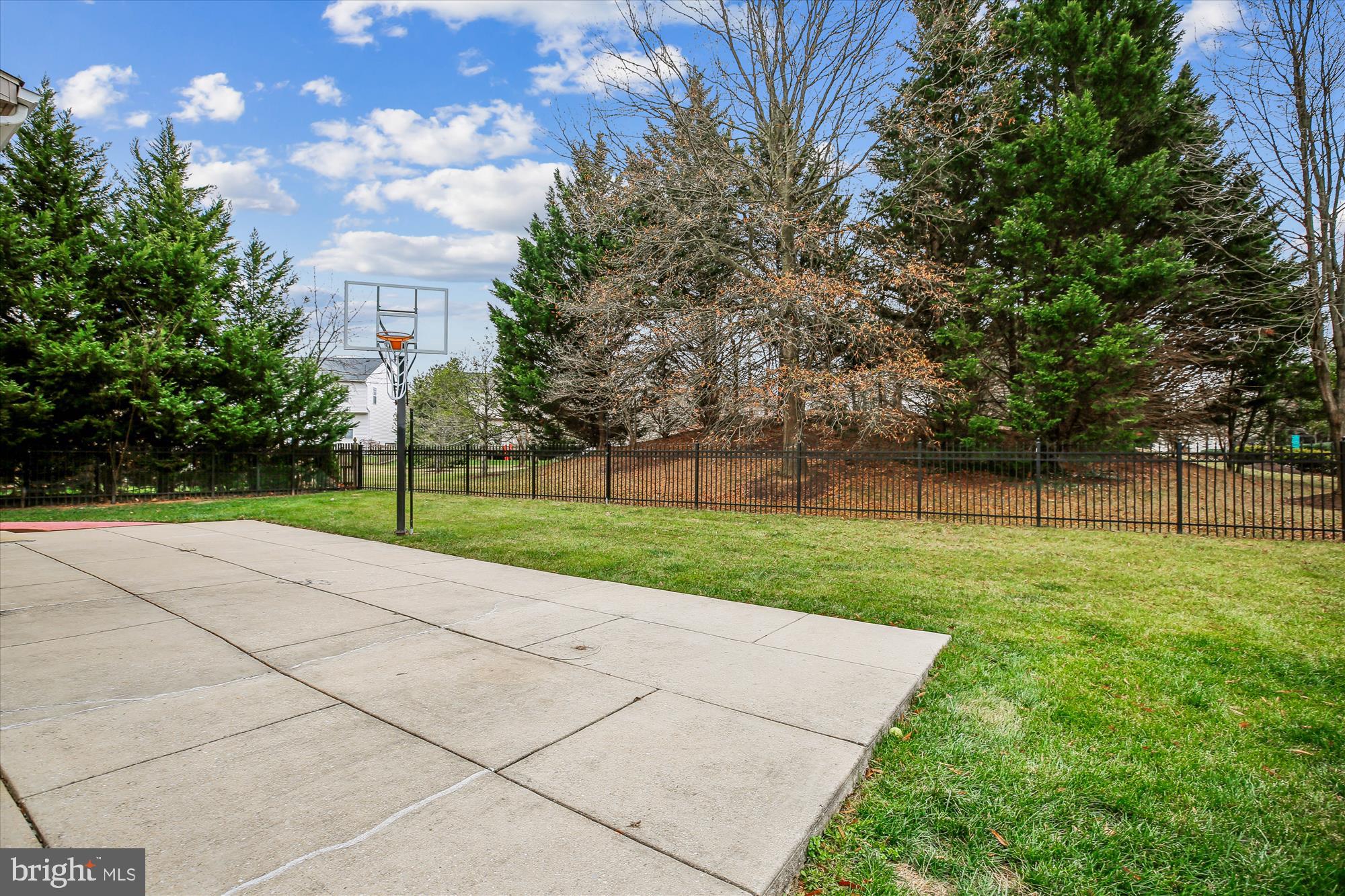 KINGSVIEW VILLAGE - Residential