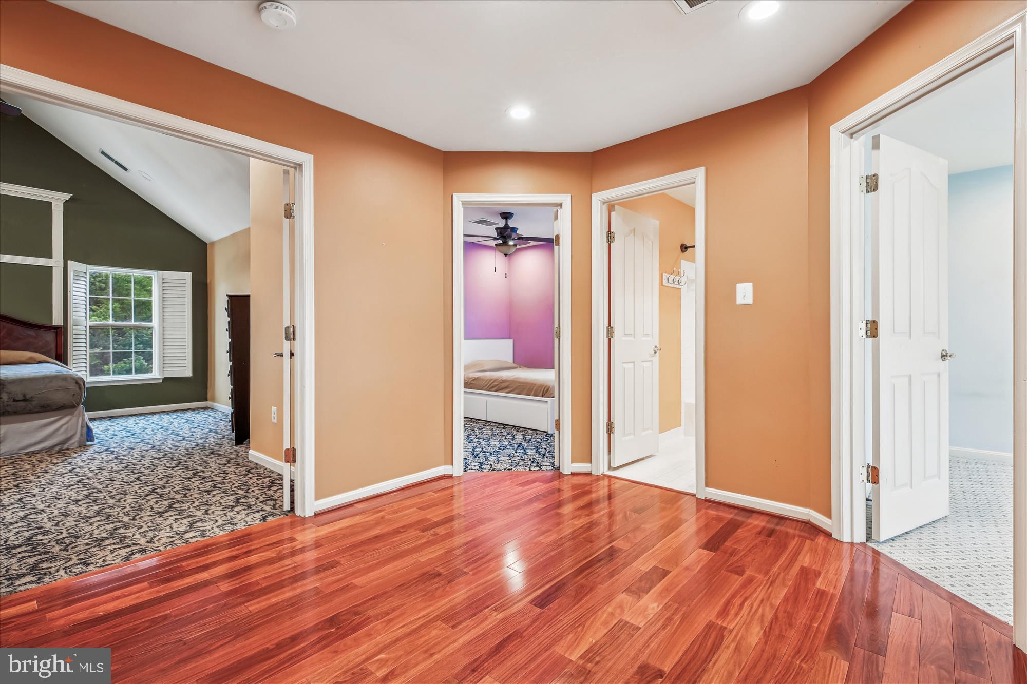 KINGSVIEW VILLAGE - Residential