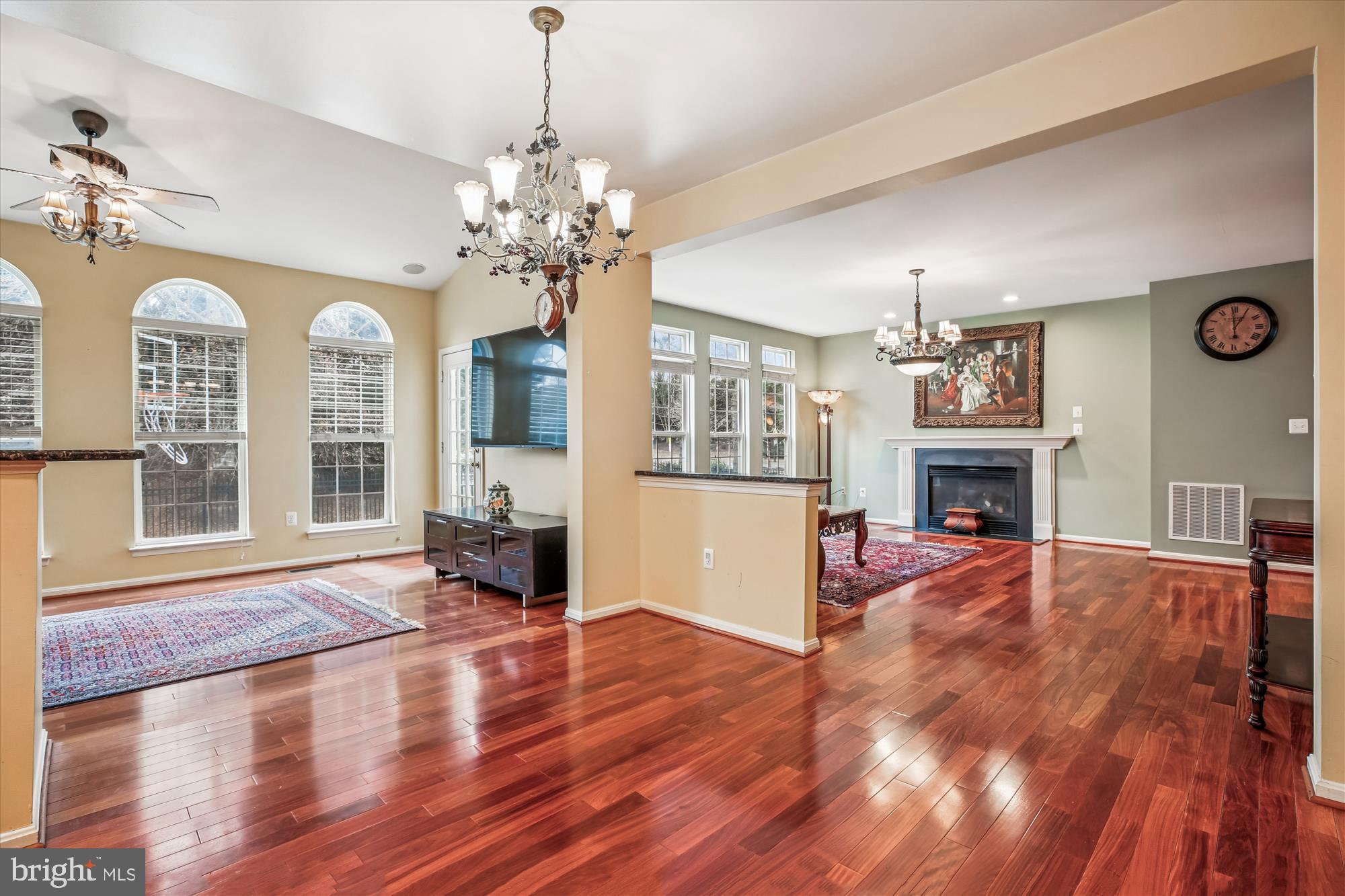 KINGSVIEW VILLAGE - Residential