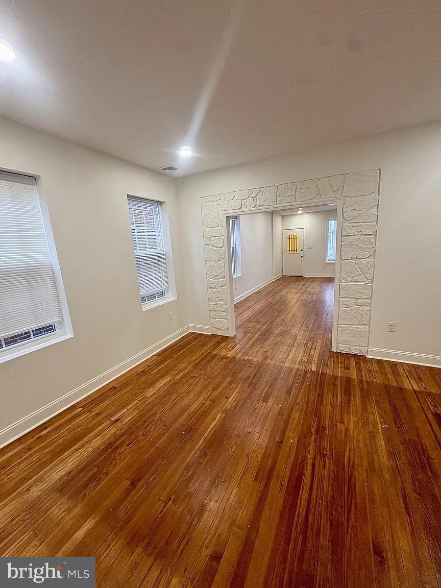 4462 E THOMPSON STREET