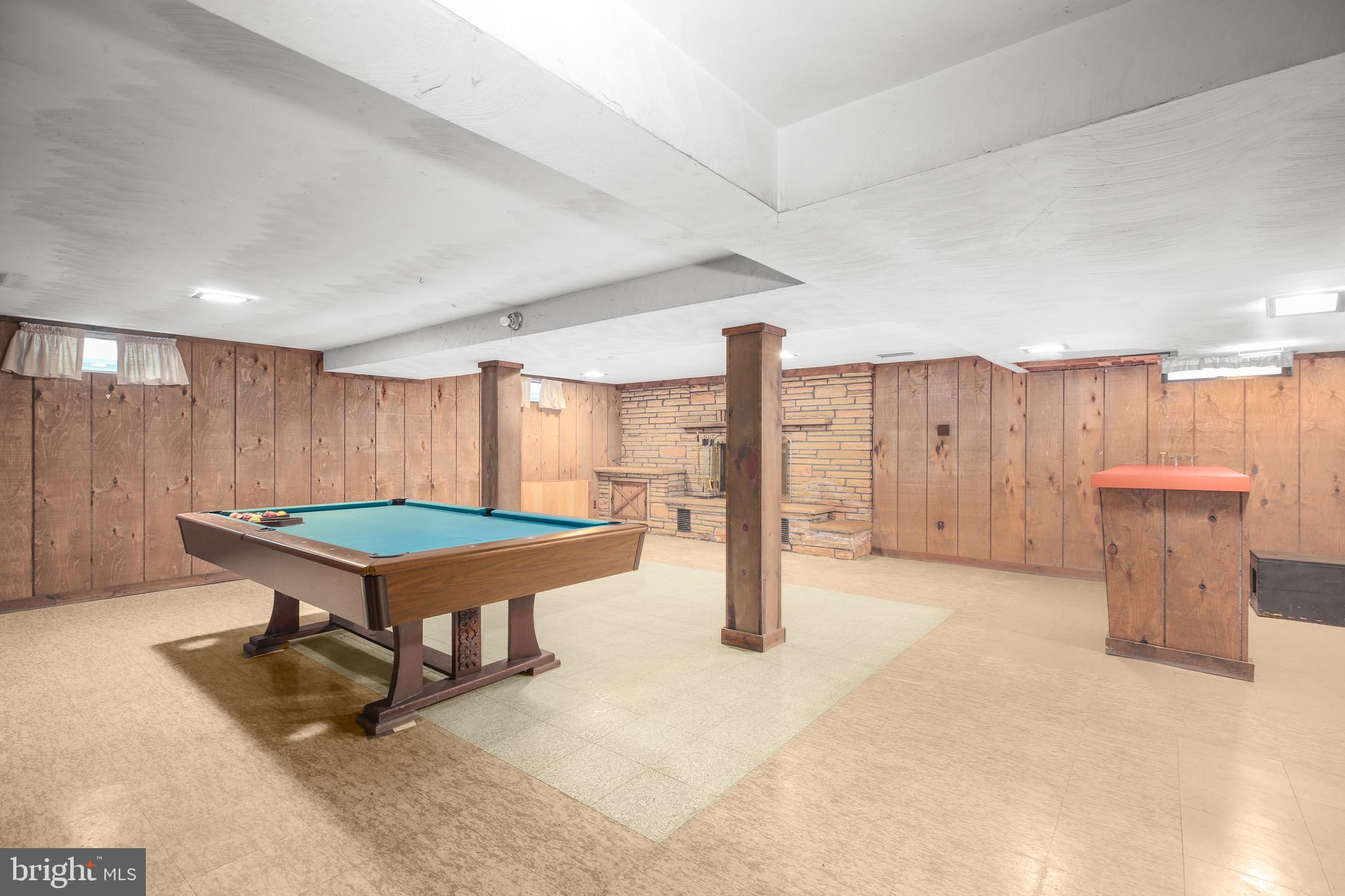 LAKEVIEW ESTATES - Residential