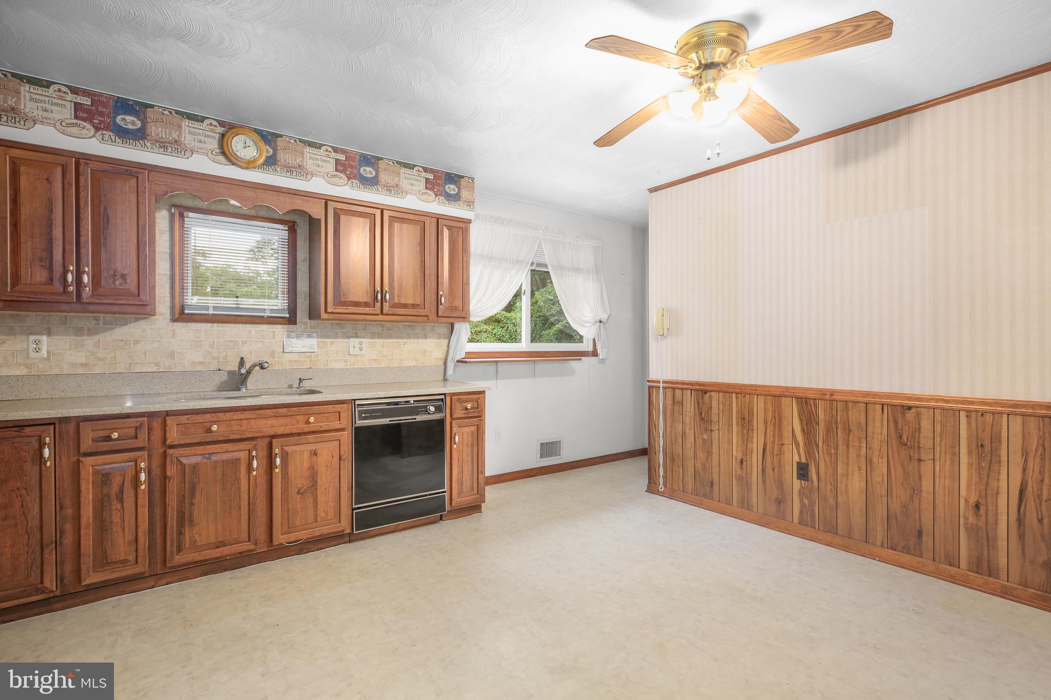 LAKEVIEW ESTATES - Residential