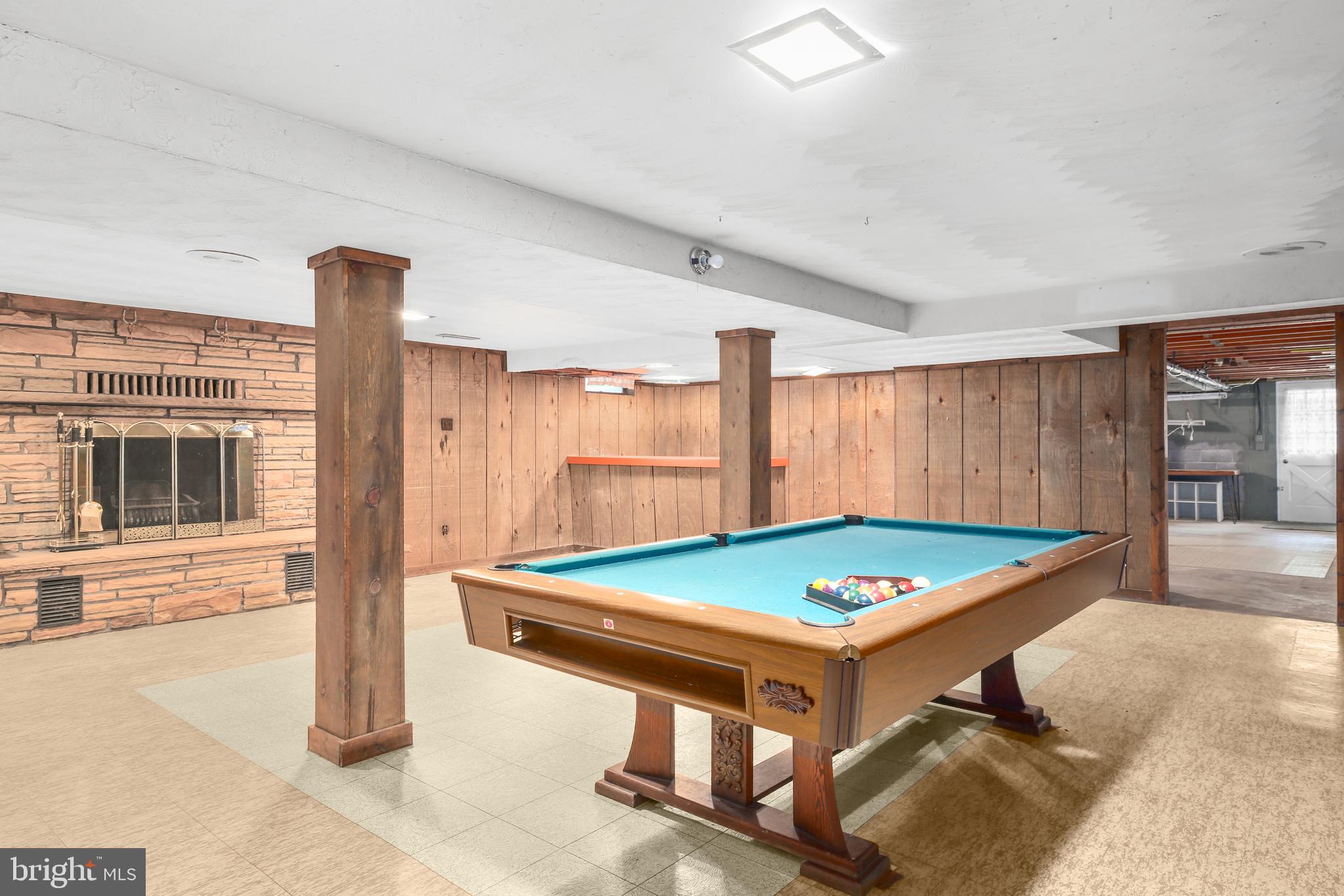 LAKEVIEW ESTATES - Residential