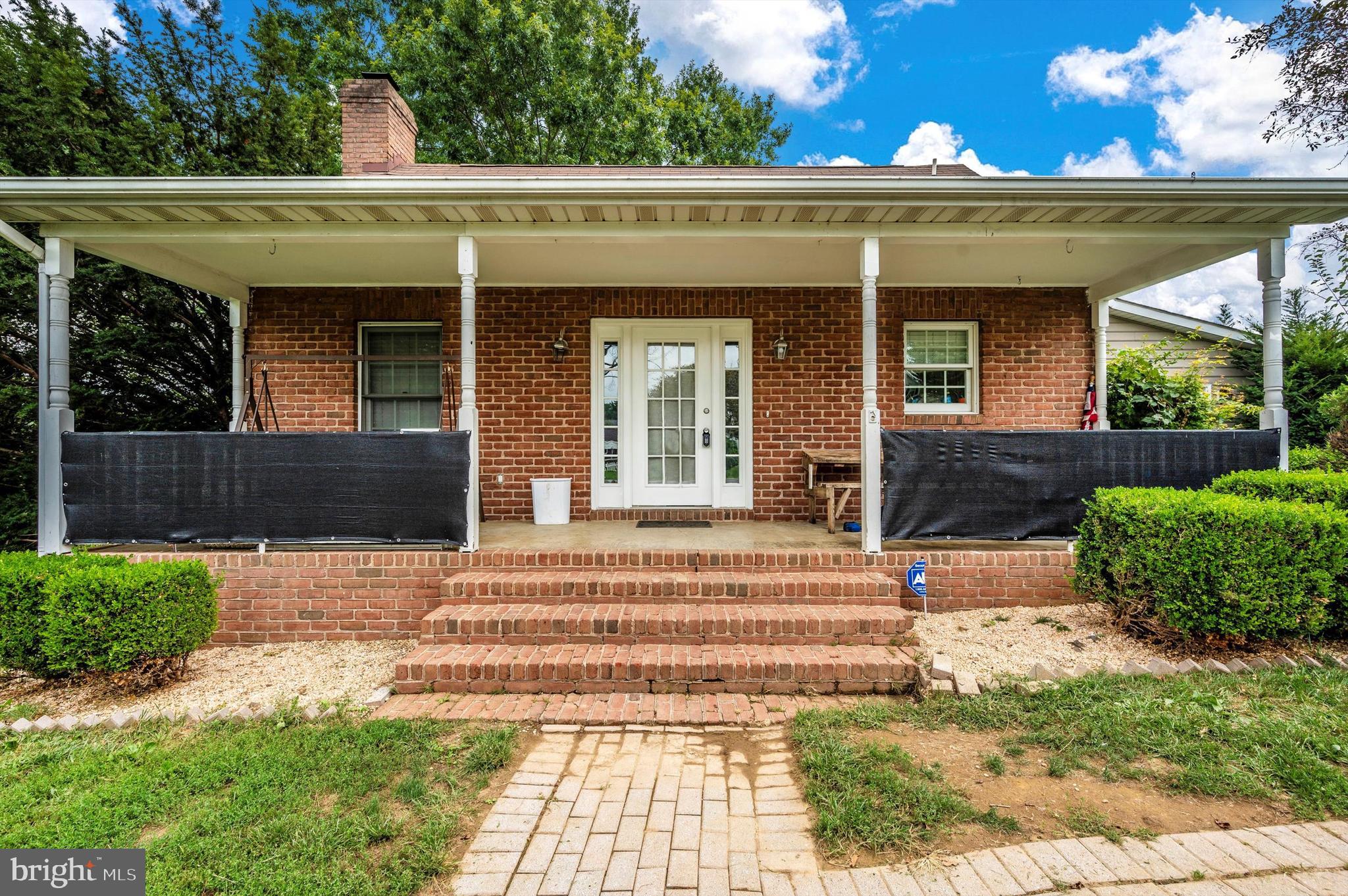 LAUREL RIDGE - Residential