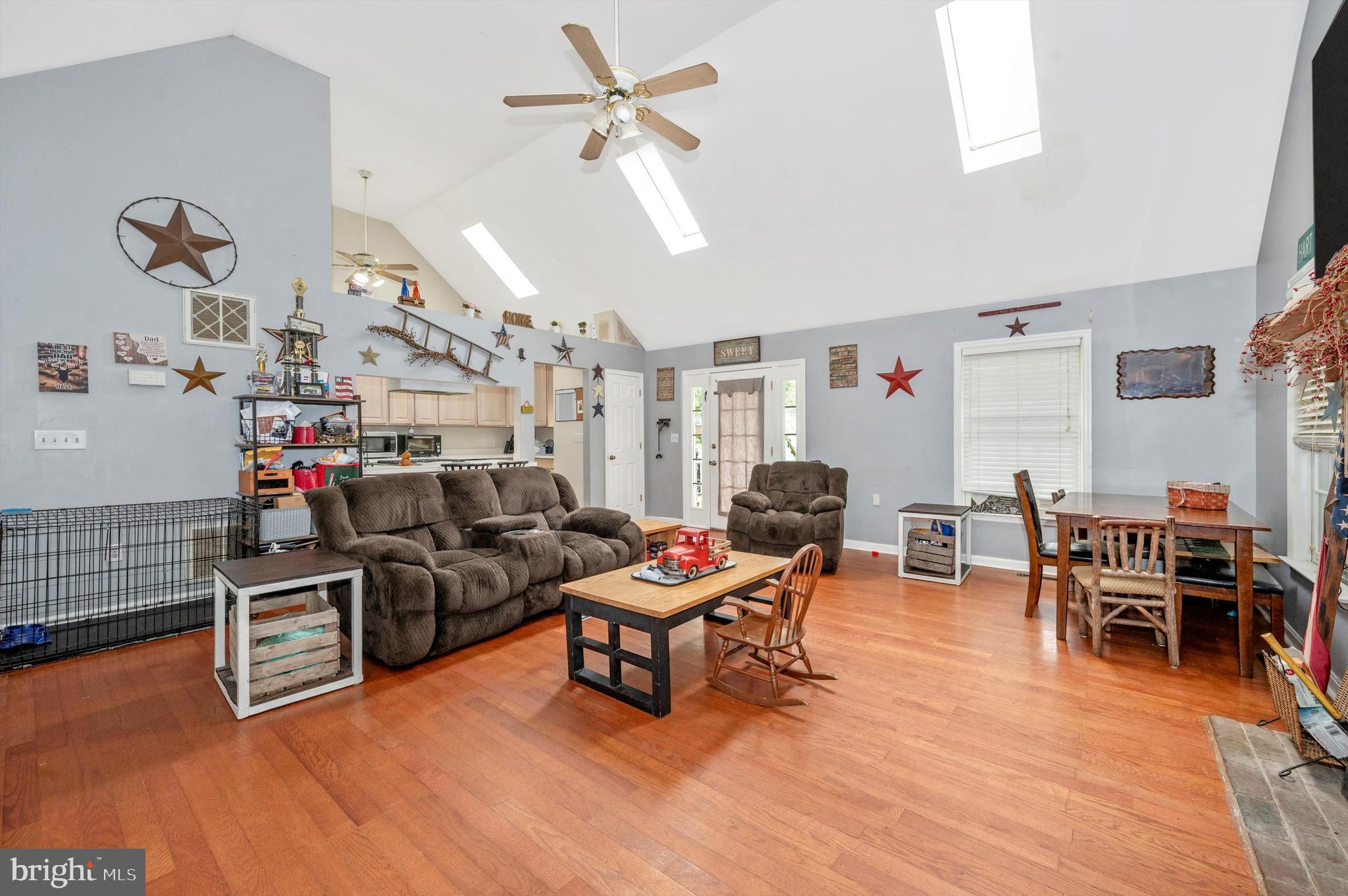 LAUREL RIDGE - Residential