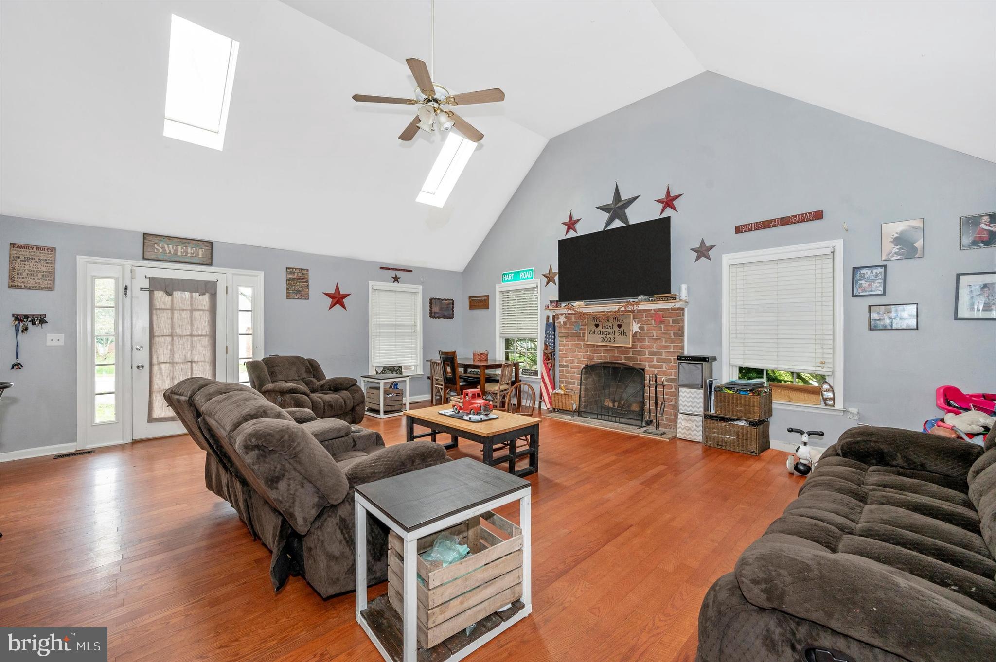 LAUREL RIDGE - Residential