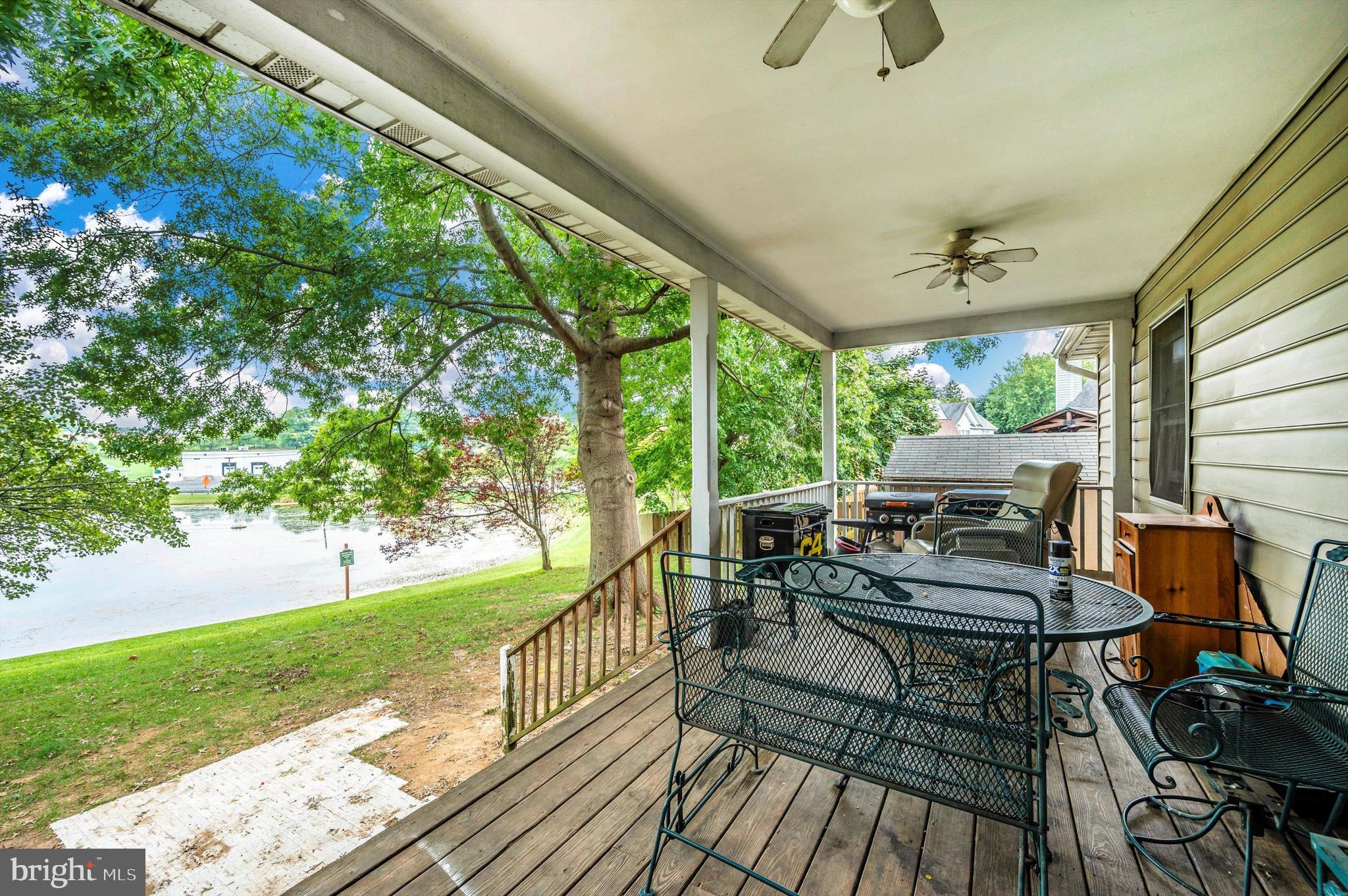 LAUREL RIDGE - Residential