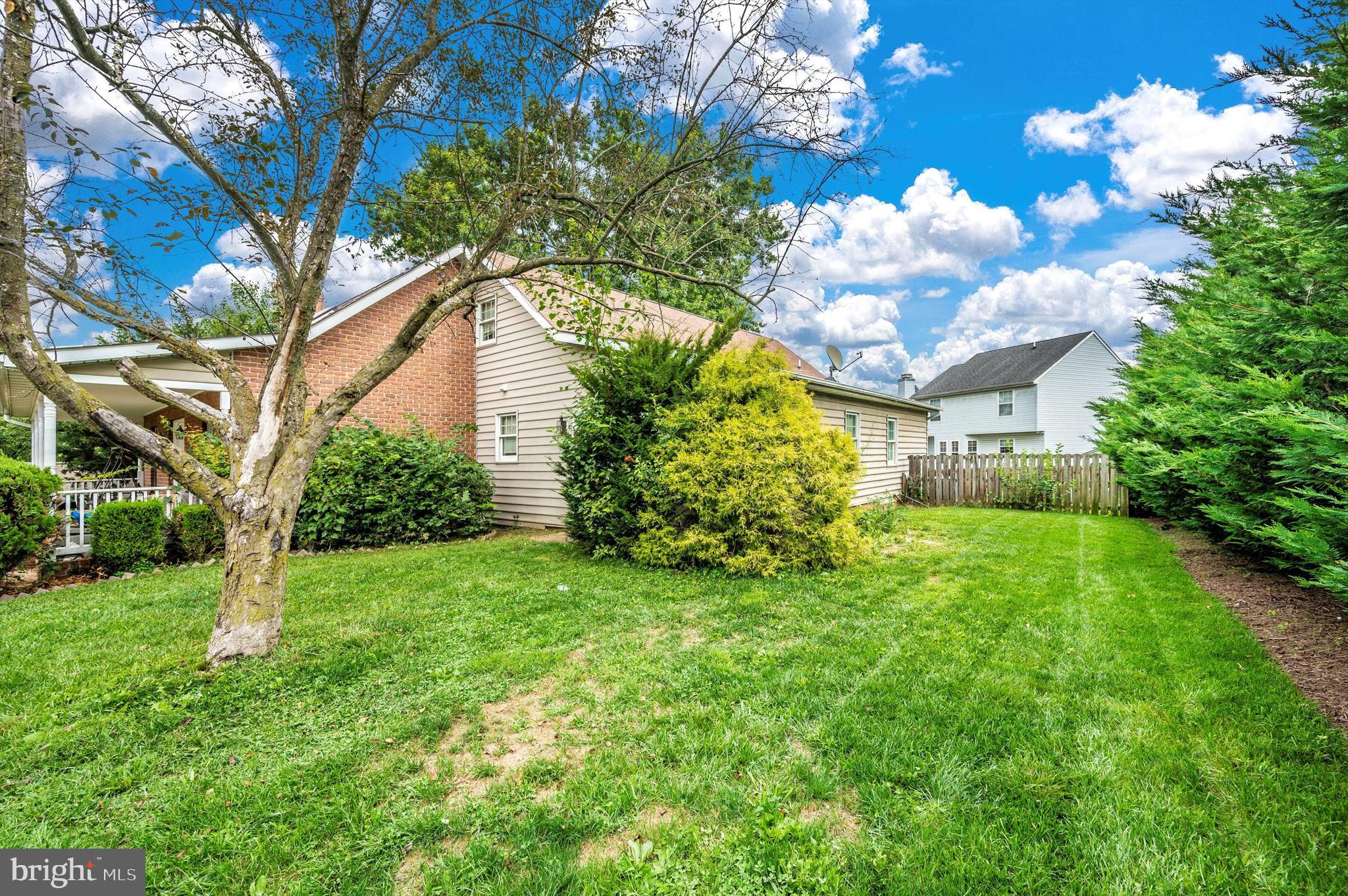 LAUREL RIDGE - Residential