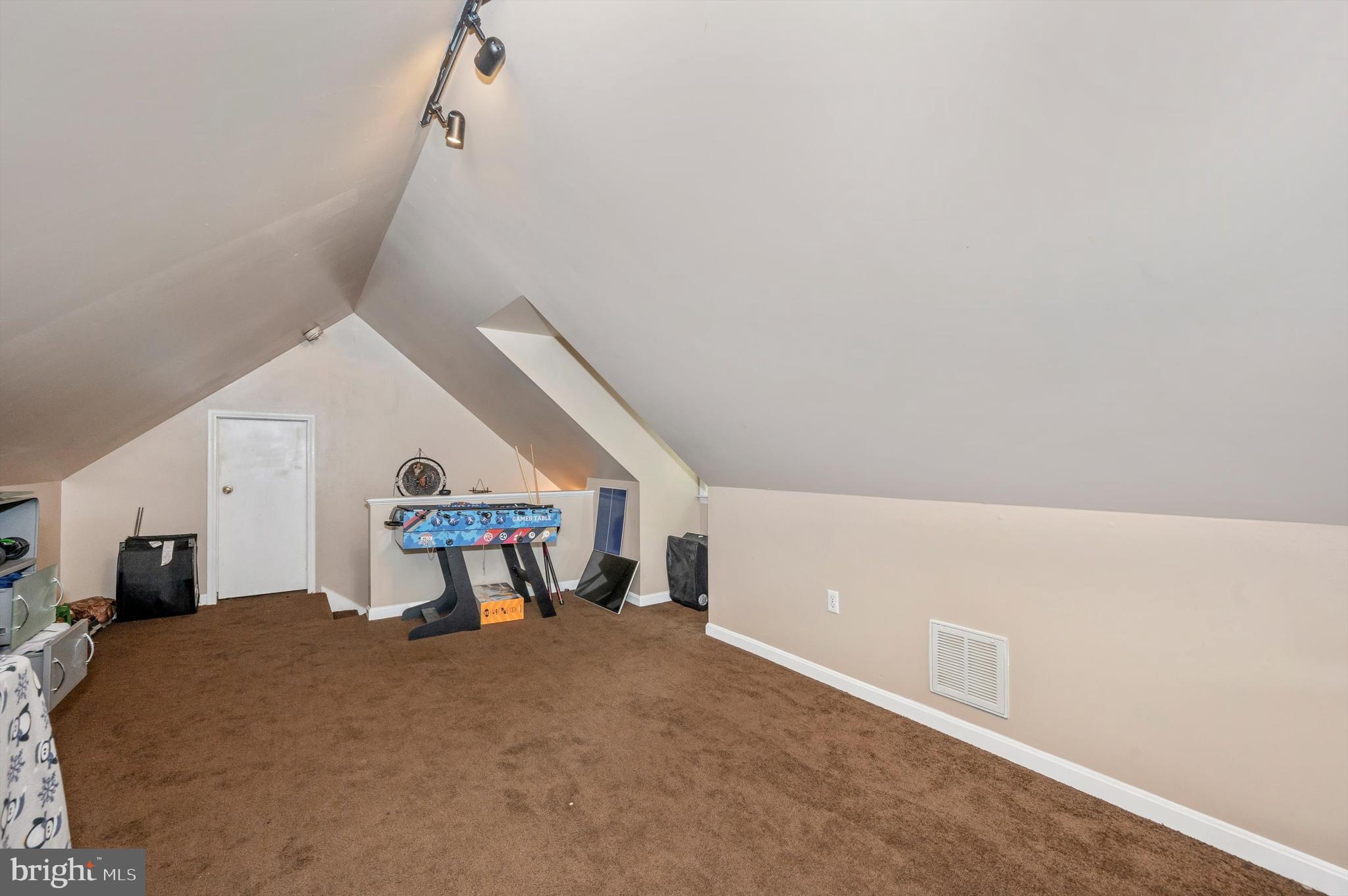 LAUREL RIDGE - Residential