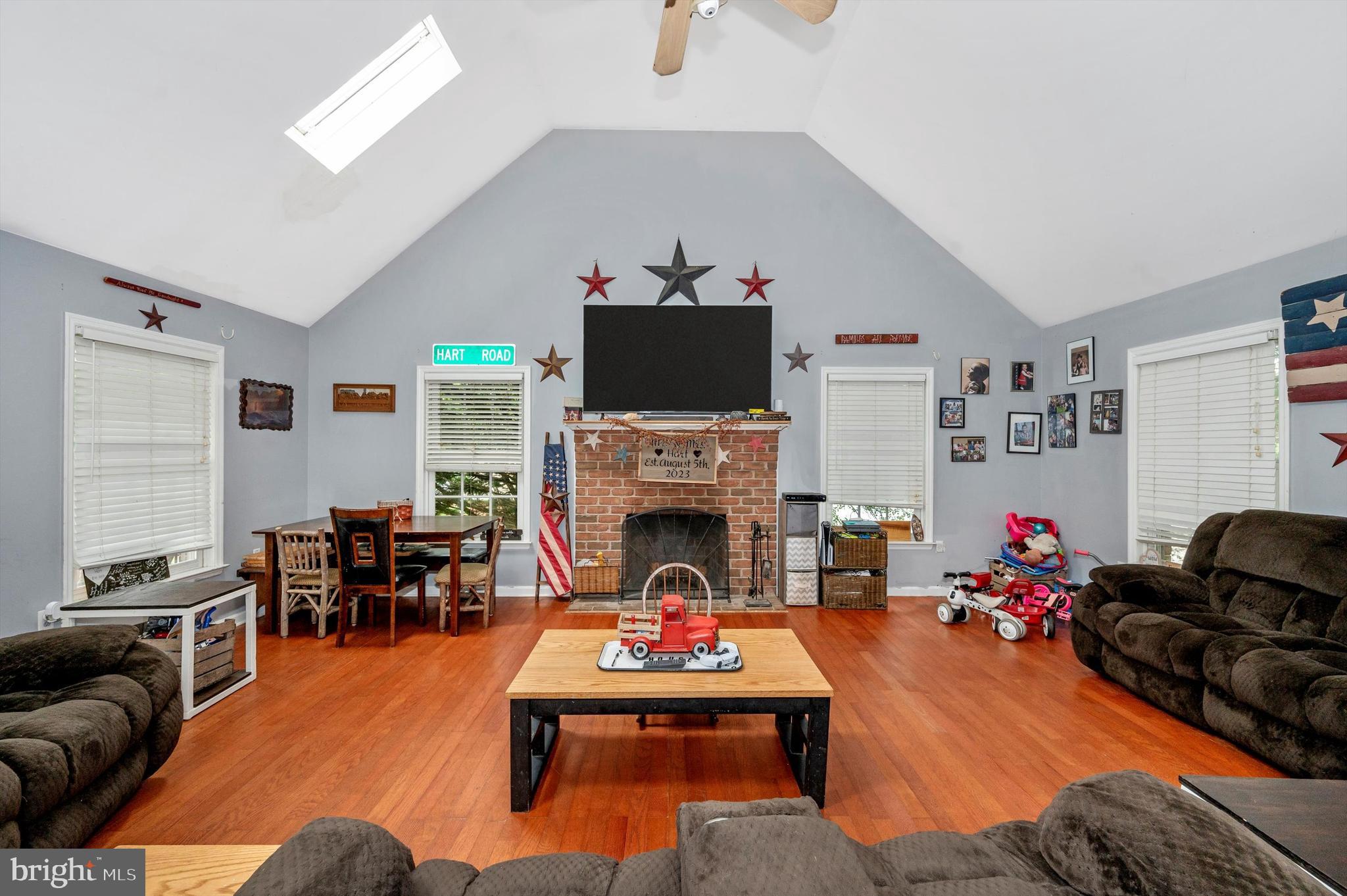 LAUREL RIDGE - Residential