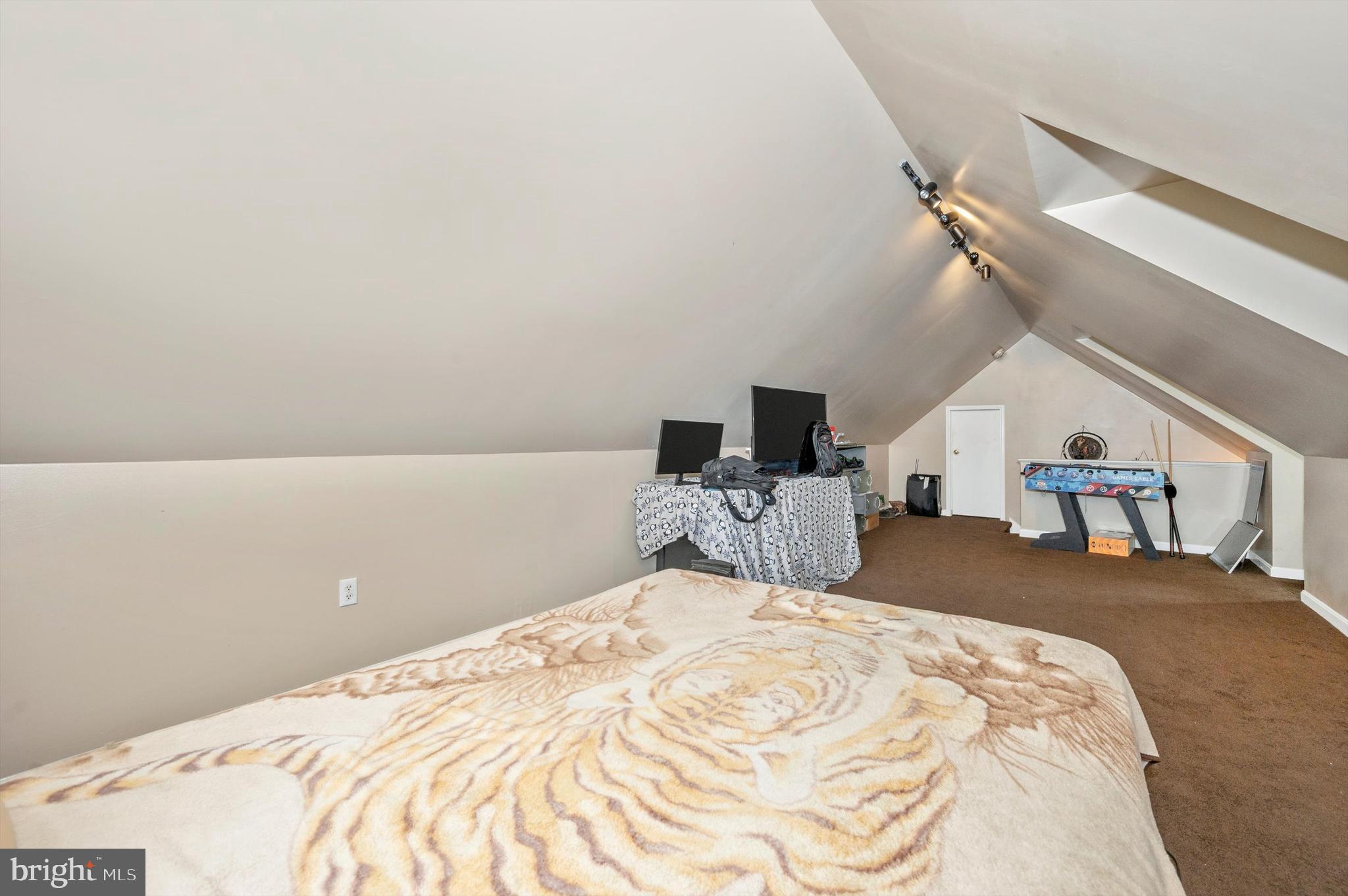 LAUREL RIDGE - Residential