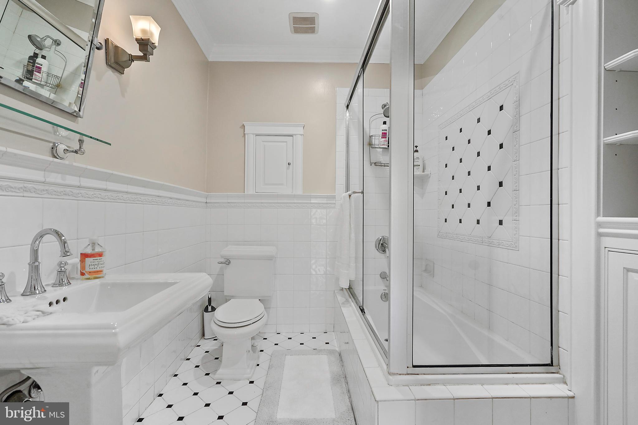 NW ALEXANDRIA - Residential Lease