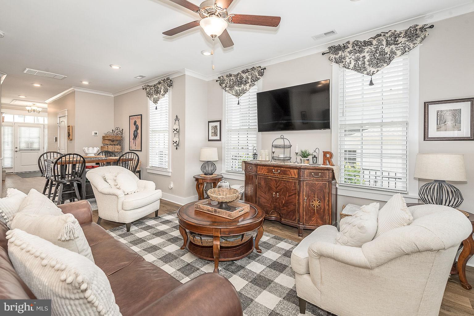 HOLLY HILLS - Residential