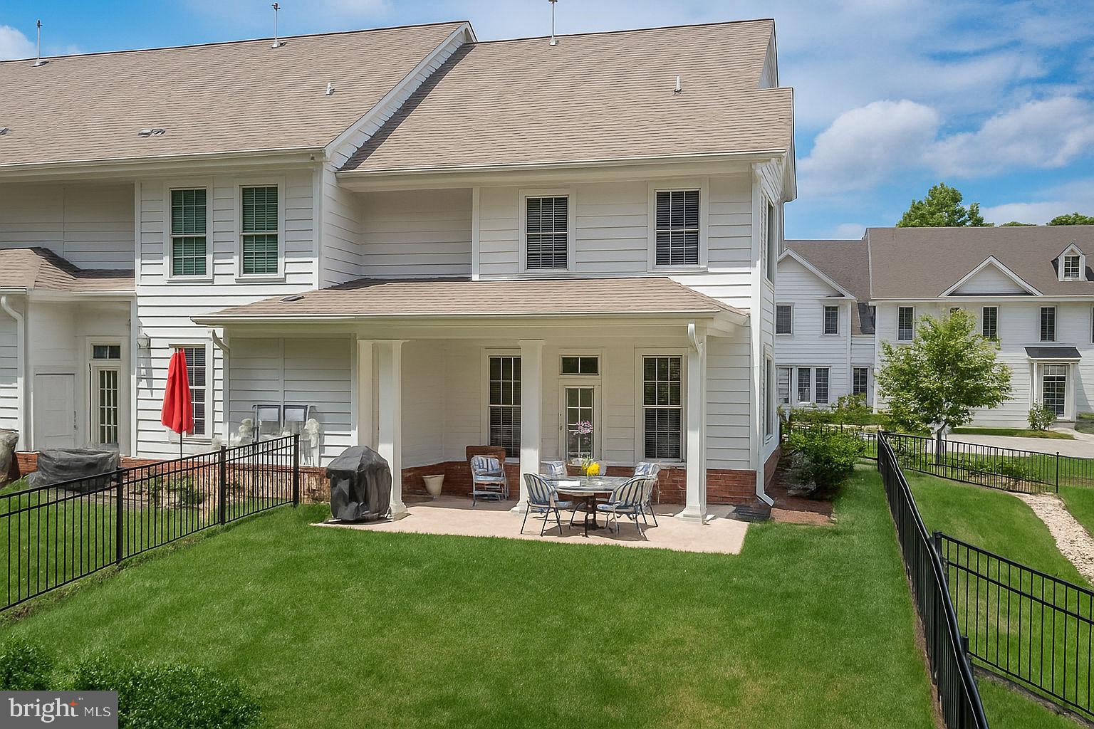 HOLLY HILLS - Residential