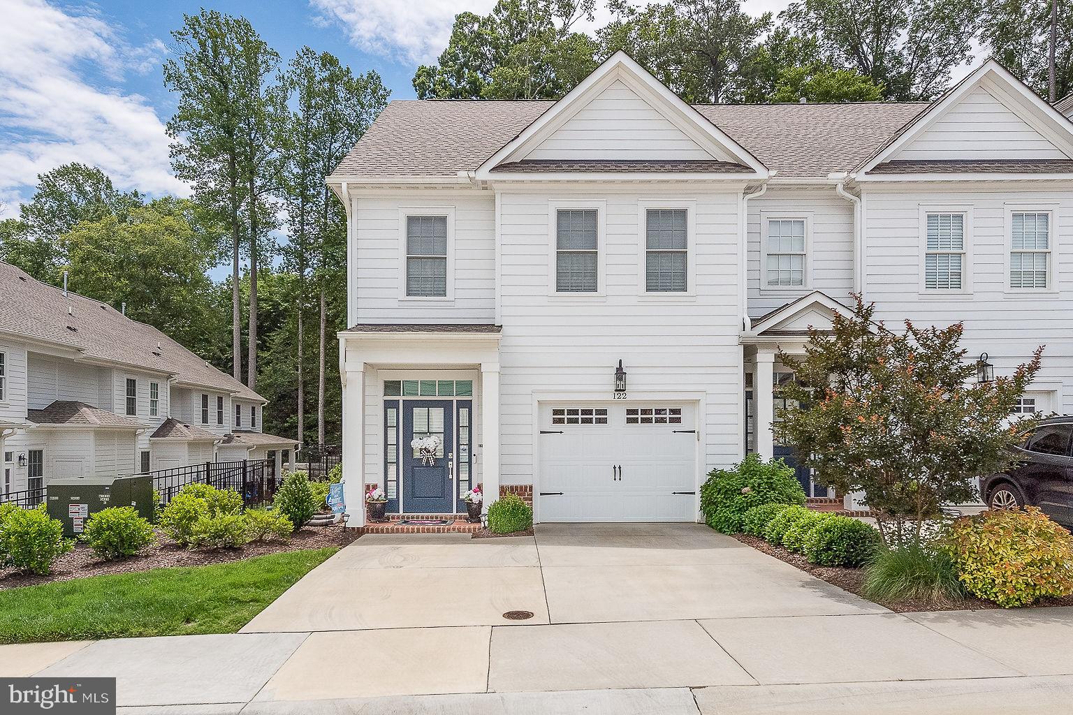 HOLLY HILLS - Residential