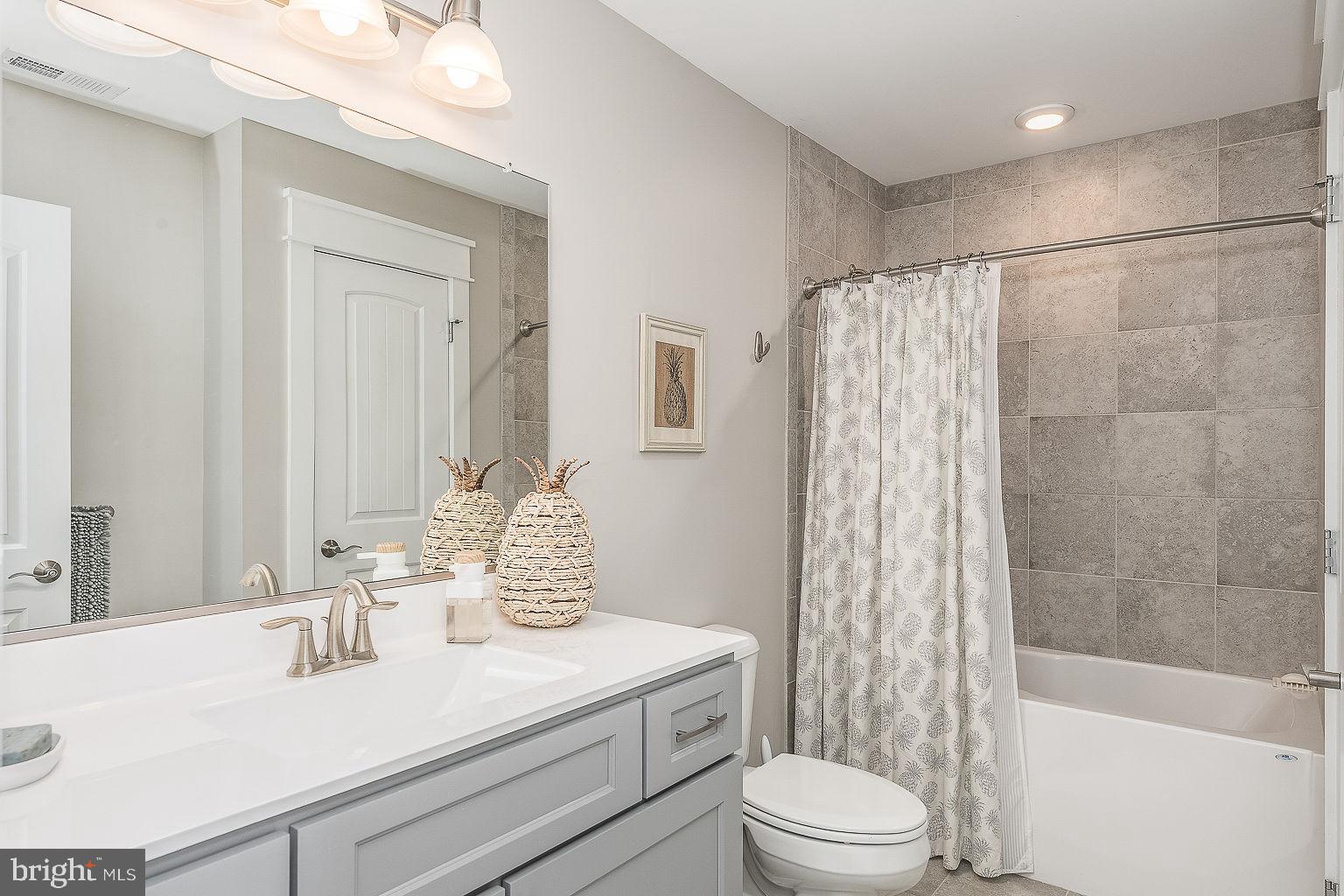 HOLLY HILLS - Residential