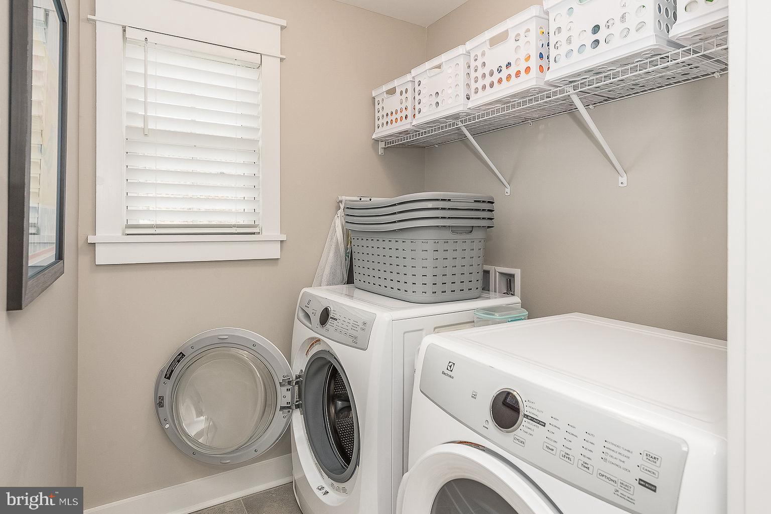 HOLLY HILLS - Residential