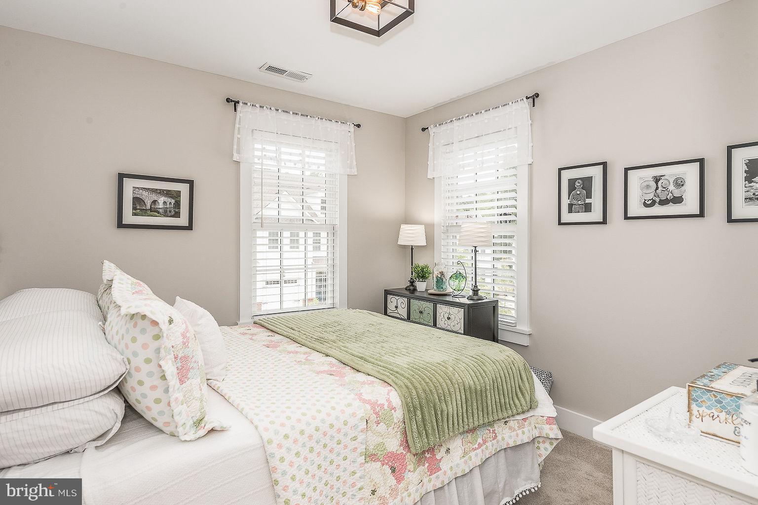 HOLLY HILLS - Residential