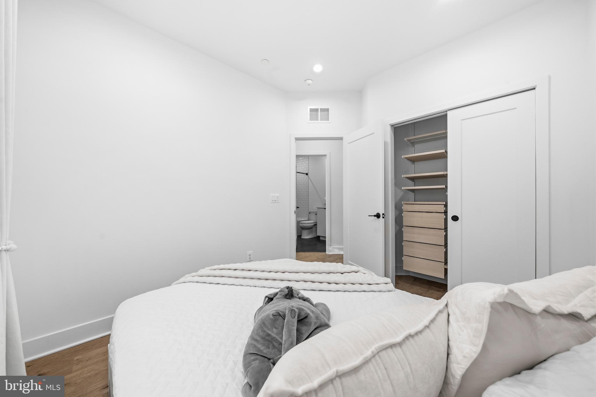 TYSONS RIDGE - Residential