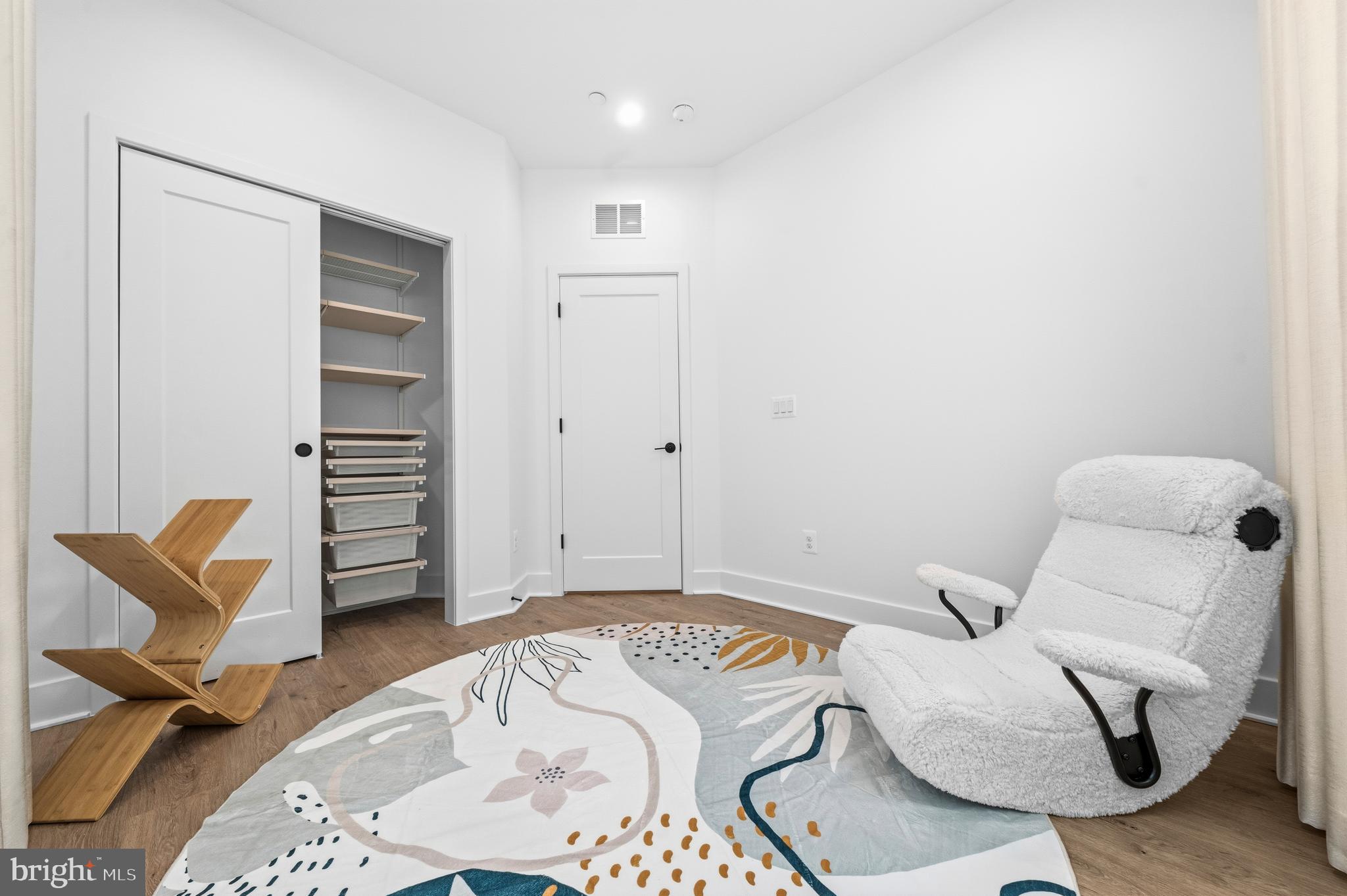 TYSONS RIDGE - Residential