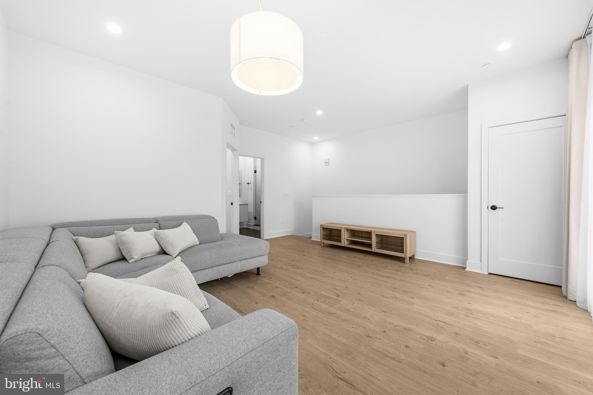 TYSONS RIDGE - Residential