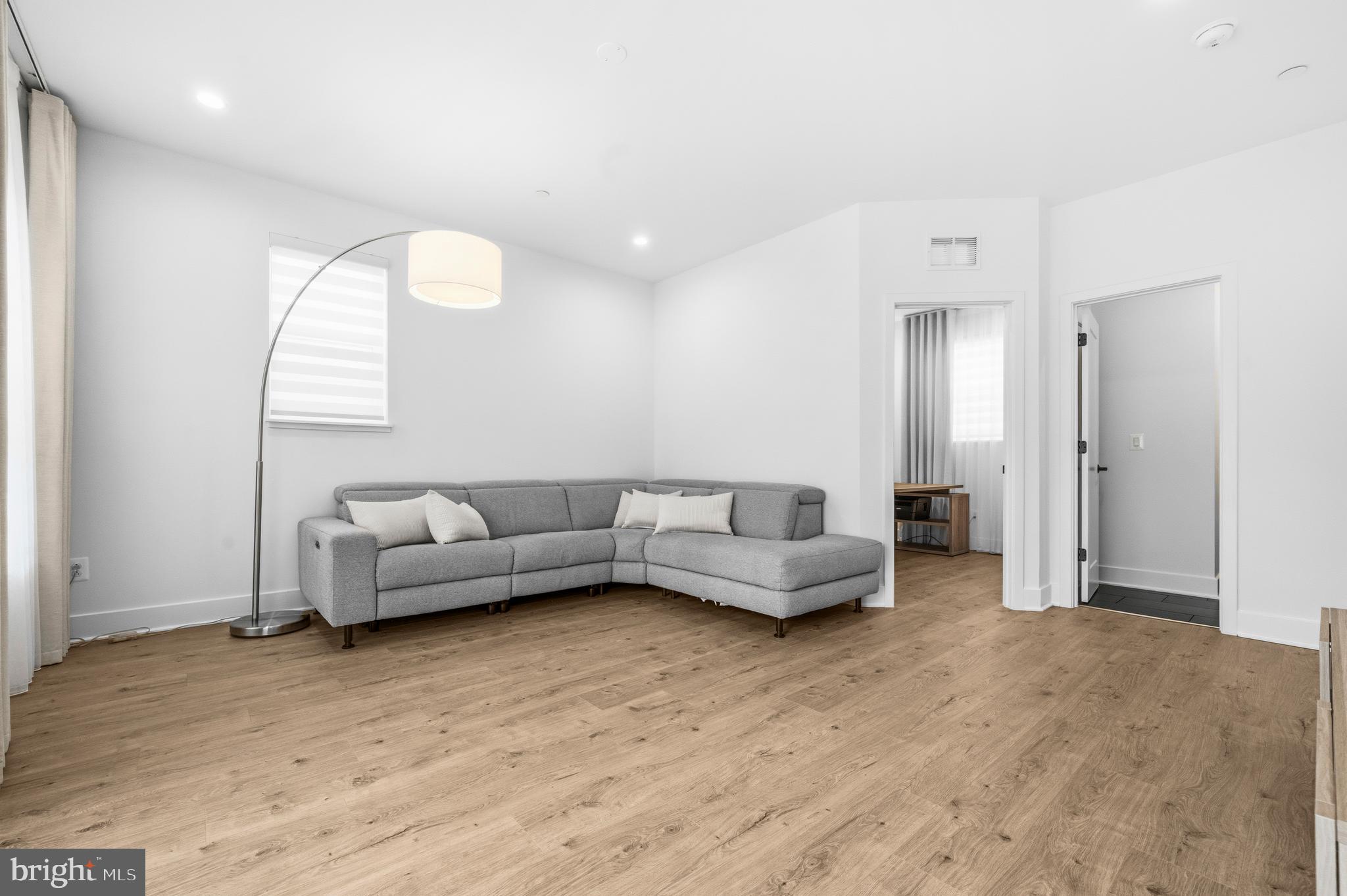TYSONS RIDGE - Residential