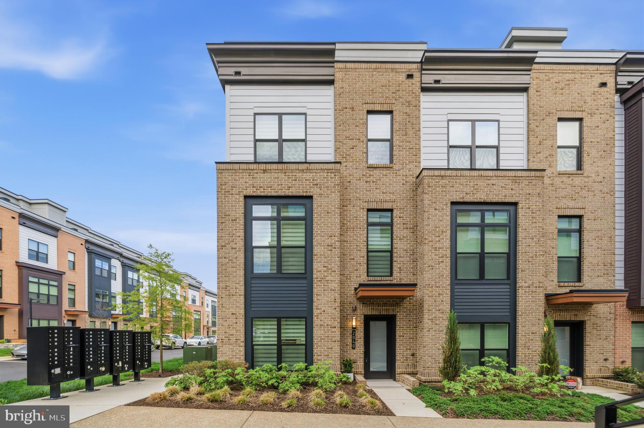 2040 TYSONS RIDGELINE ROAD