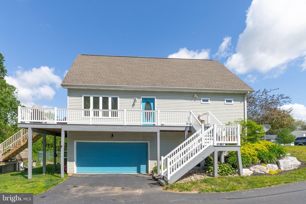 Photo of 162 Overlook Drive, BAINBRIDGE, PA 17502 (MLS # PALA2069446)