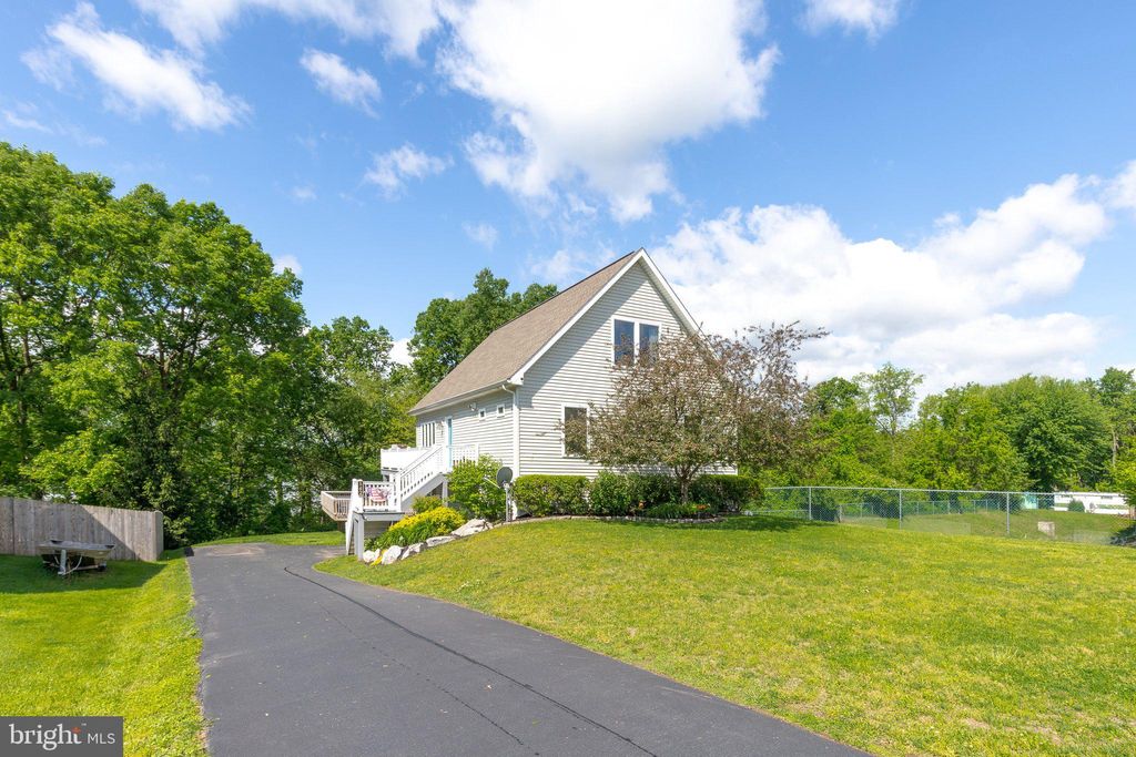 Photo of 162 Overlook Drive, BAINBRIDGE, PA 17502 (MLS # PALA2069446)